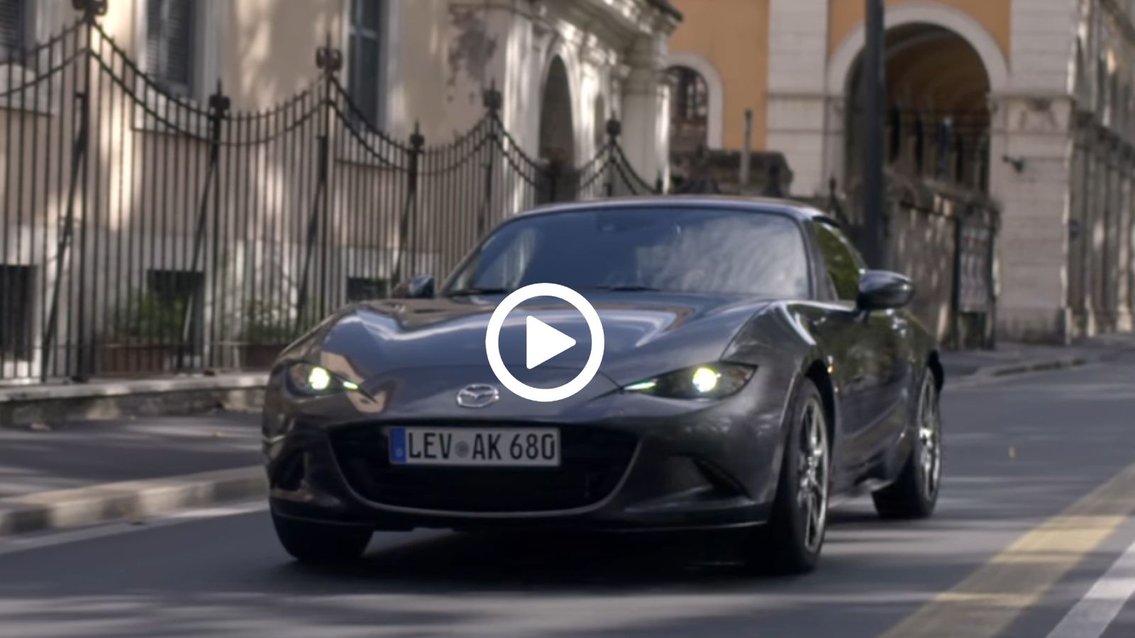 Το Mazda MX-5 RF στη Ρώμη