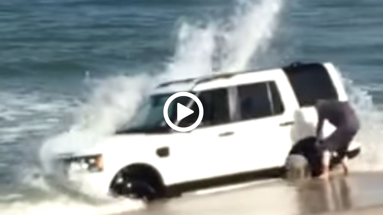 Land Rover μπανιαρίζεται