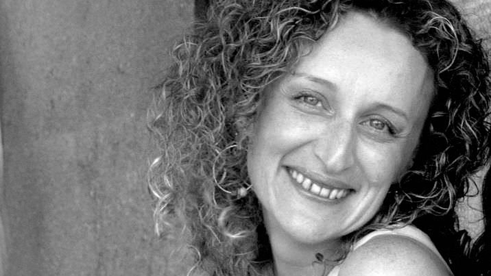 H κυρία της παρέας, Βιβή Παπαστάθη, θα απολαύσει ένα διήμερο σε όποιο τοπίο της Ελλάδας επιθυμεί, προσφορά του AutoΤρίτη, και μια εβδομάδα με το Peuge