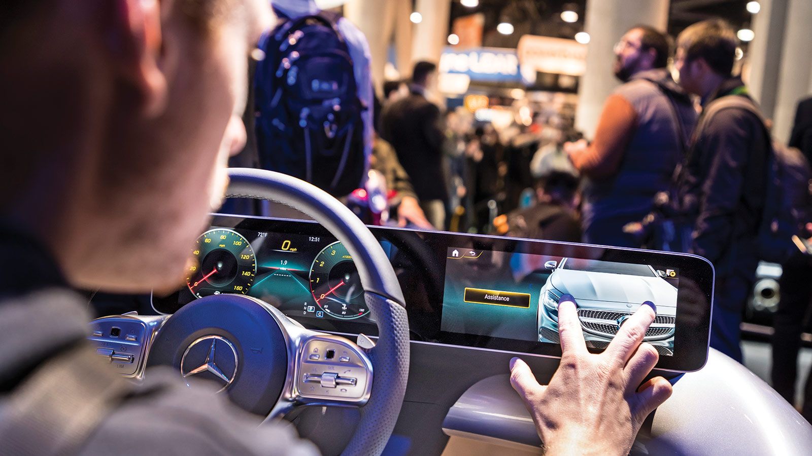 Η Mercedes-Benz φέρνει το νέο ευφυές σύστημα πολυμέσων MBUX, το οποίο θα κάνει ντεμπούτο στη νέα A-Class.