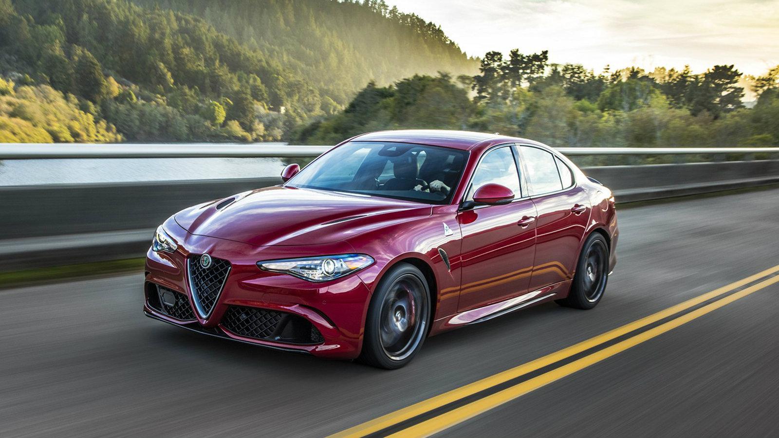 Η ιταλική φίρμα δεν δίστασε να προσφέρει στο σπορ σεντάν μια σειρά από αναβαθμίσεις μέσα από τα νέα της ειδικά πακέτα εξοπλισμού.