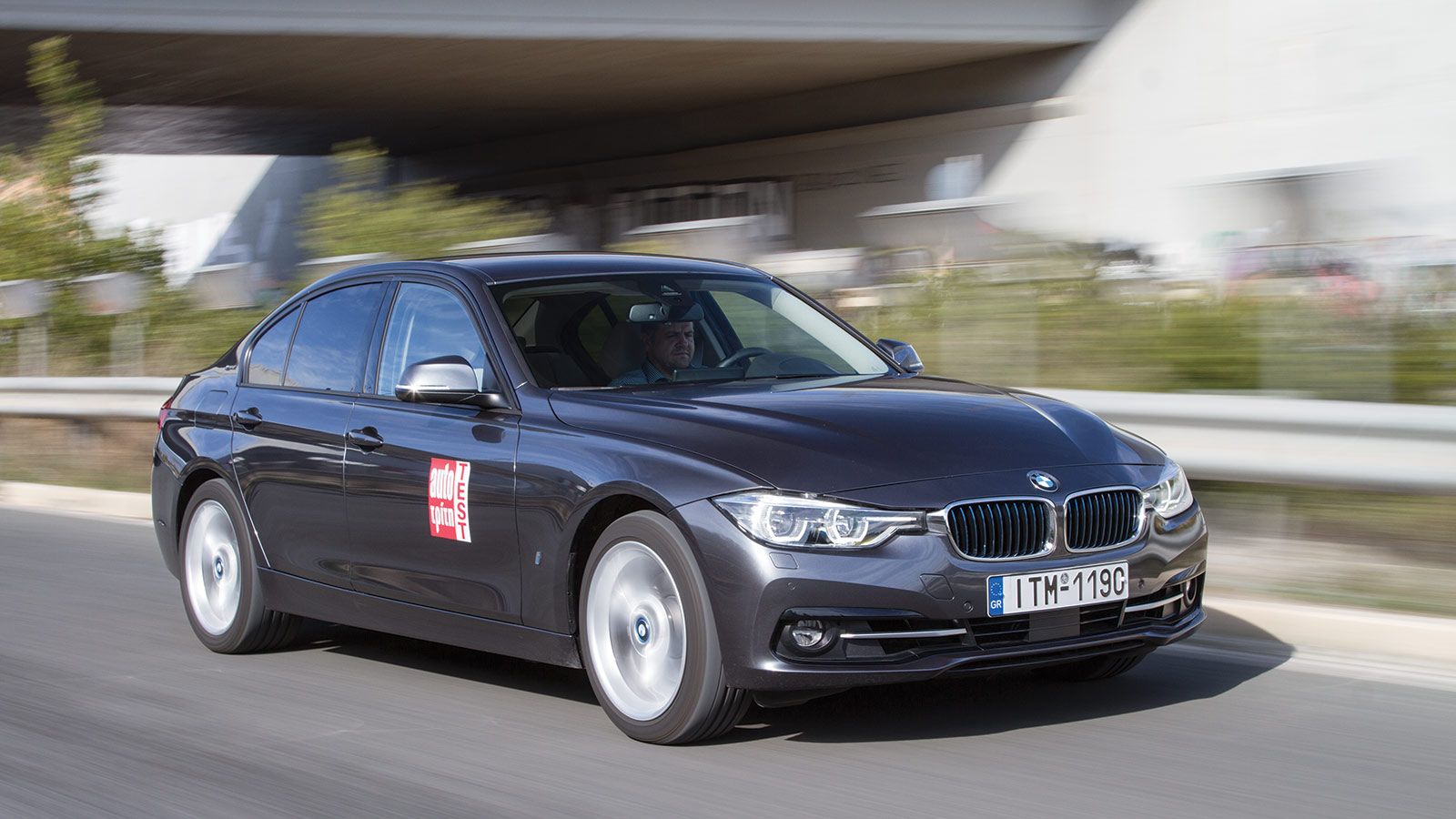 Δοκιμάζουμε την plug-in υβριδική έκδοση της BMW Σειρά 3, την 330e iPerformance, με ιπποδύναμη 252 αλόγων. Δείτε πως τα καταφέρνει στο δρόμο...