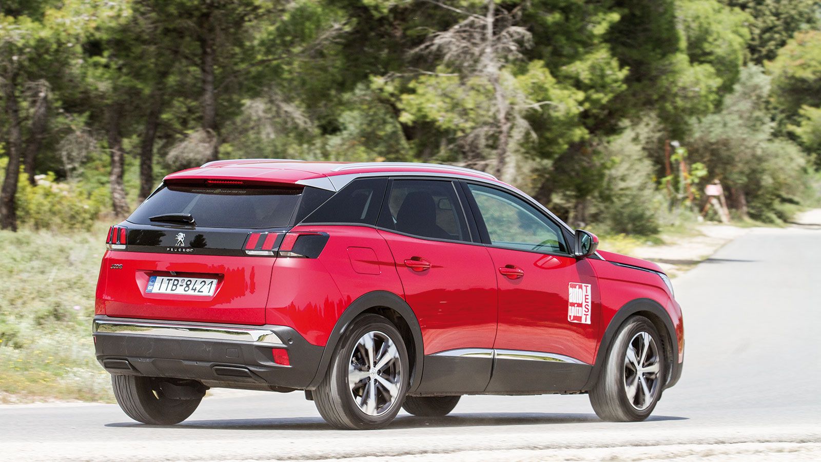 Το Peugeot 3008 ακολουθεί τη φιλοσοφία της Peugeot και οδηγικά καταφέρνει να συνδυάζει την άνεση με την ευχάριστη οδική συμπεριφορά και τα δύο σε υψηλ