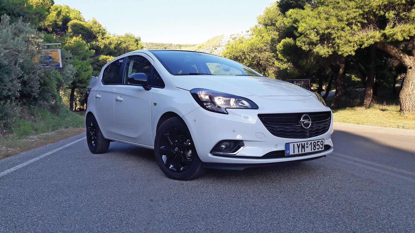 Αγρίεψε… Η νέα έκδοση Black Edition του Corsa προσθέτει ιδιαίτερο στιλ στο μικρό μοντέλο της Opel.
