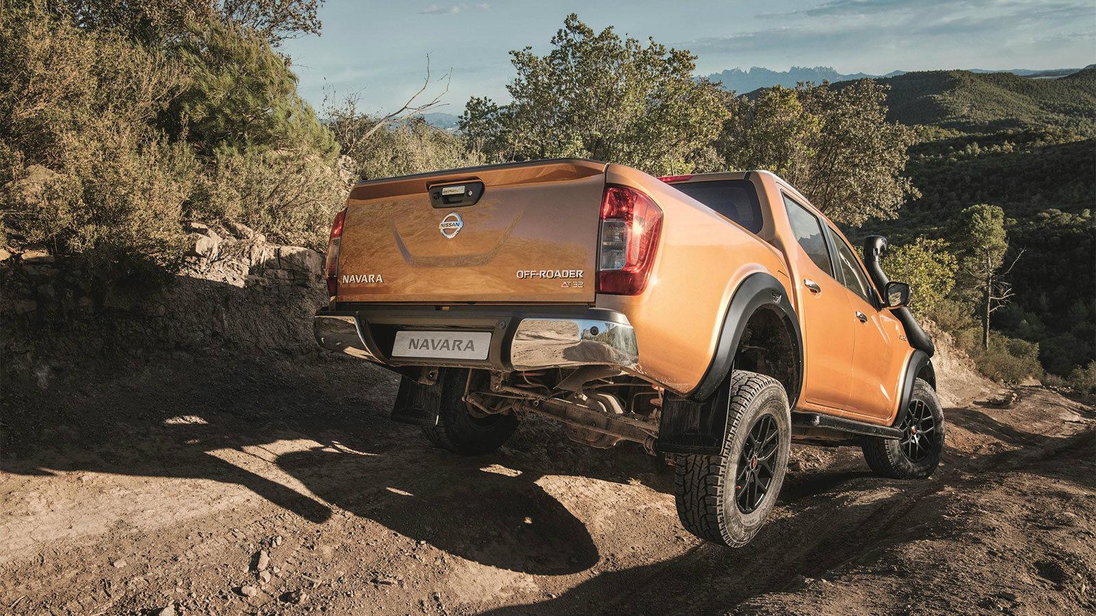 Tο νέο Nissan Navara AT32 έχει γωνία προσέγγισης 53 μοίρες και γωνία διαφυγής 24 μοίρες.