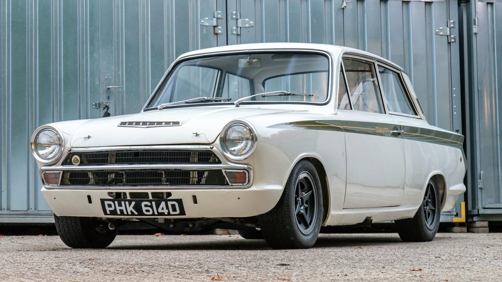 Μία σπάνια Ford Lotus Cortina μπαίνει κάτω από το «σφυρί» με τους συλλέκτες να ετοιμάζονται πυρετωδώς για να την διεκδικήσουν.
