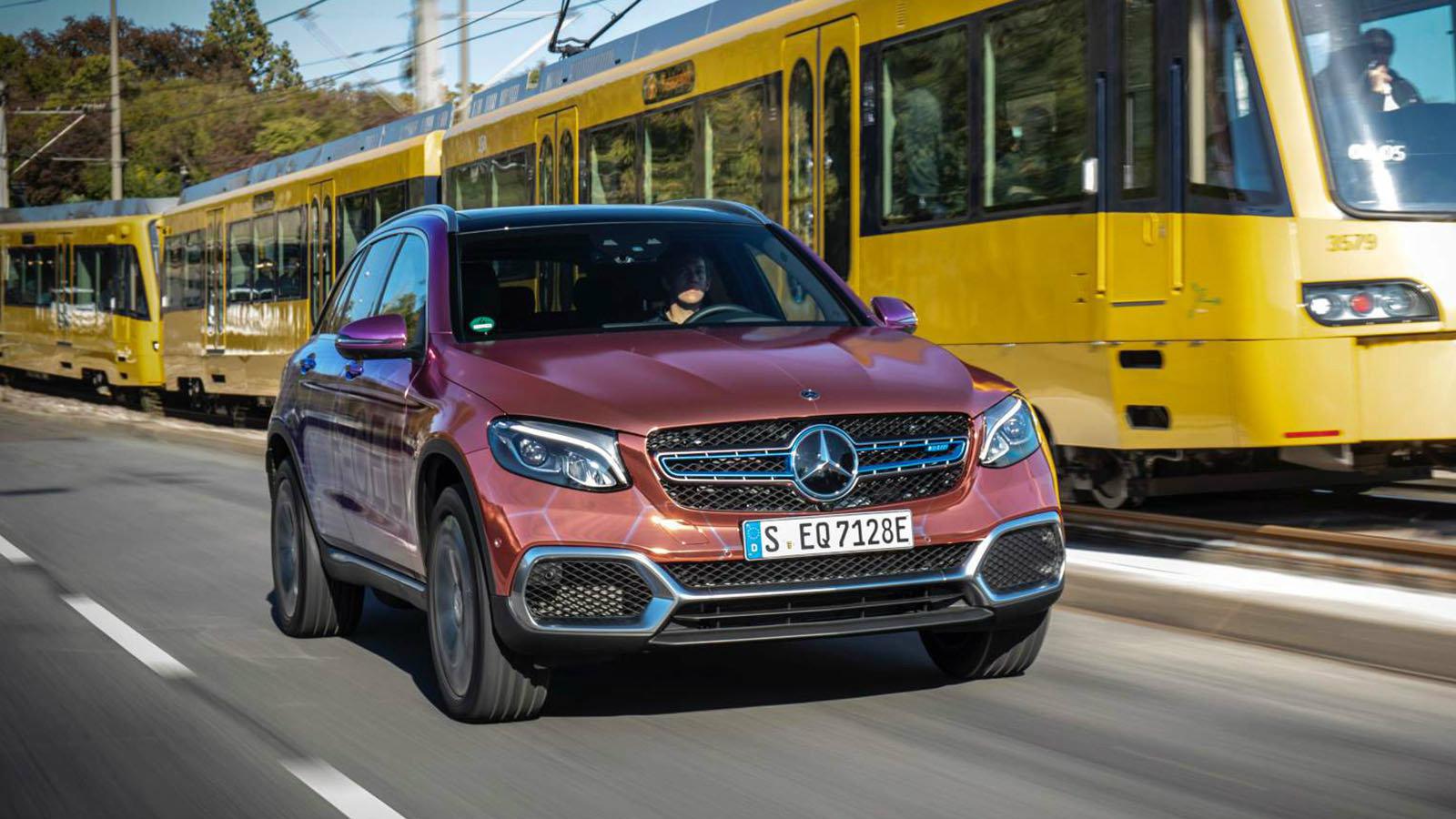 Το μοντέλο έχει τέσσερα modes λειτουργίας: Hybrid, F-Cell, Battery και Charge.