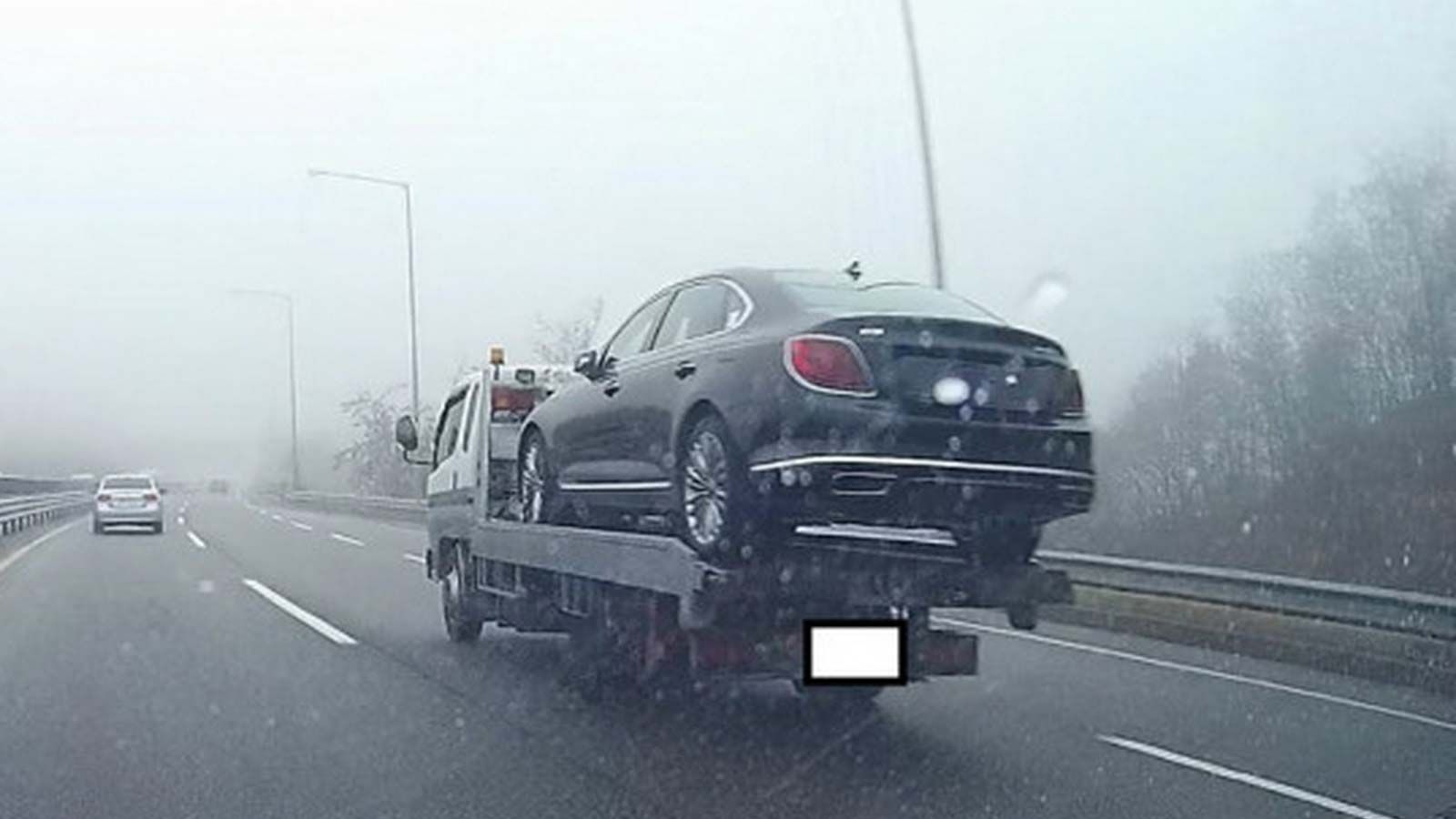Δείτε τις φωτογραφίες του Kia K900 χωρίς ίχνος καμουφλάζ.
