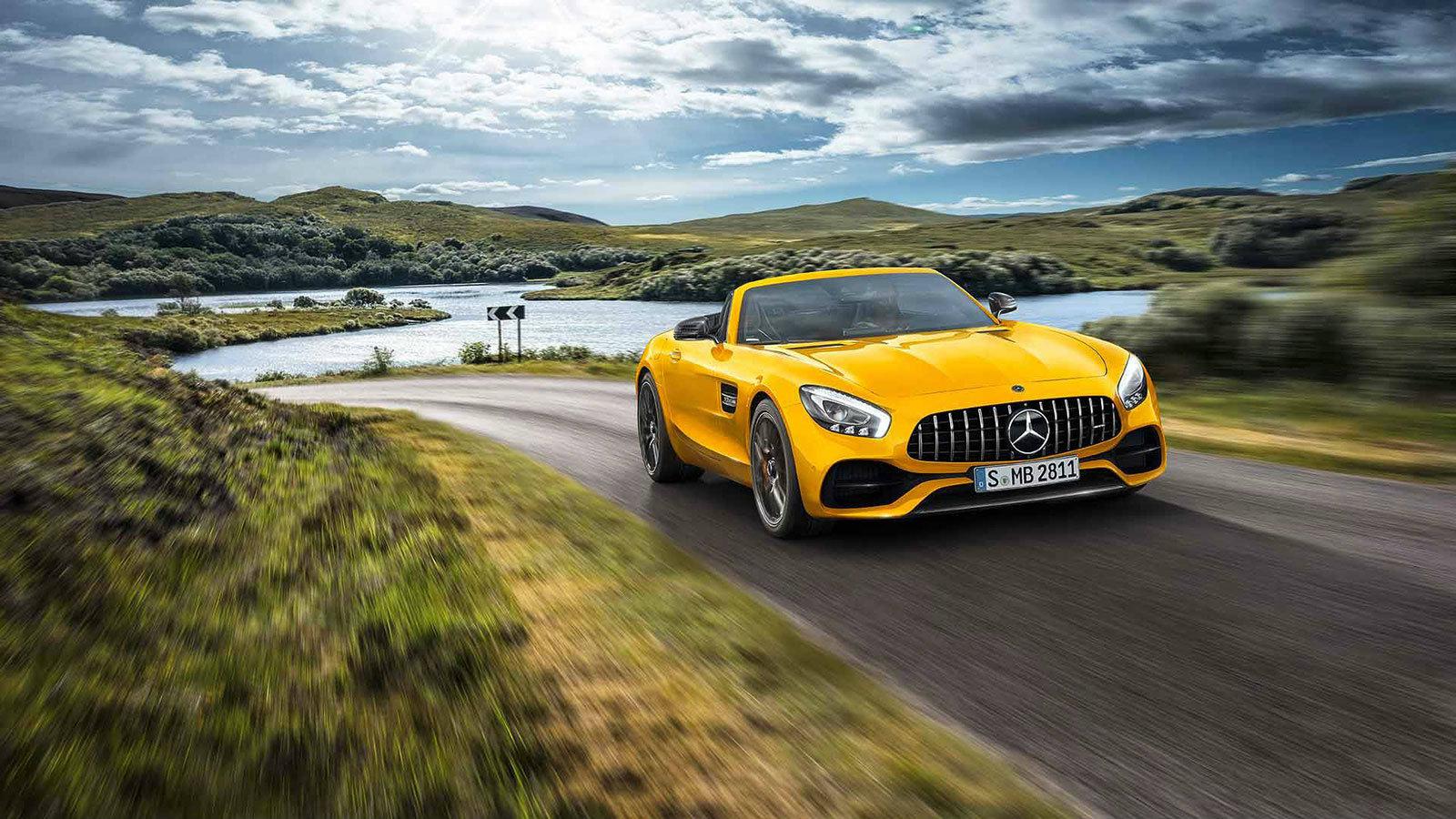 Η Mercedes προσθέτει ακόμα ένα μοντέλο στην ήδη μεγάλη γκάμα AMG GT, παρουσιάζοντας το νέο κάμπριο μοντέλο GT S Roadster.