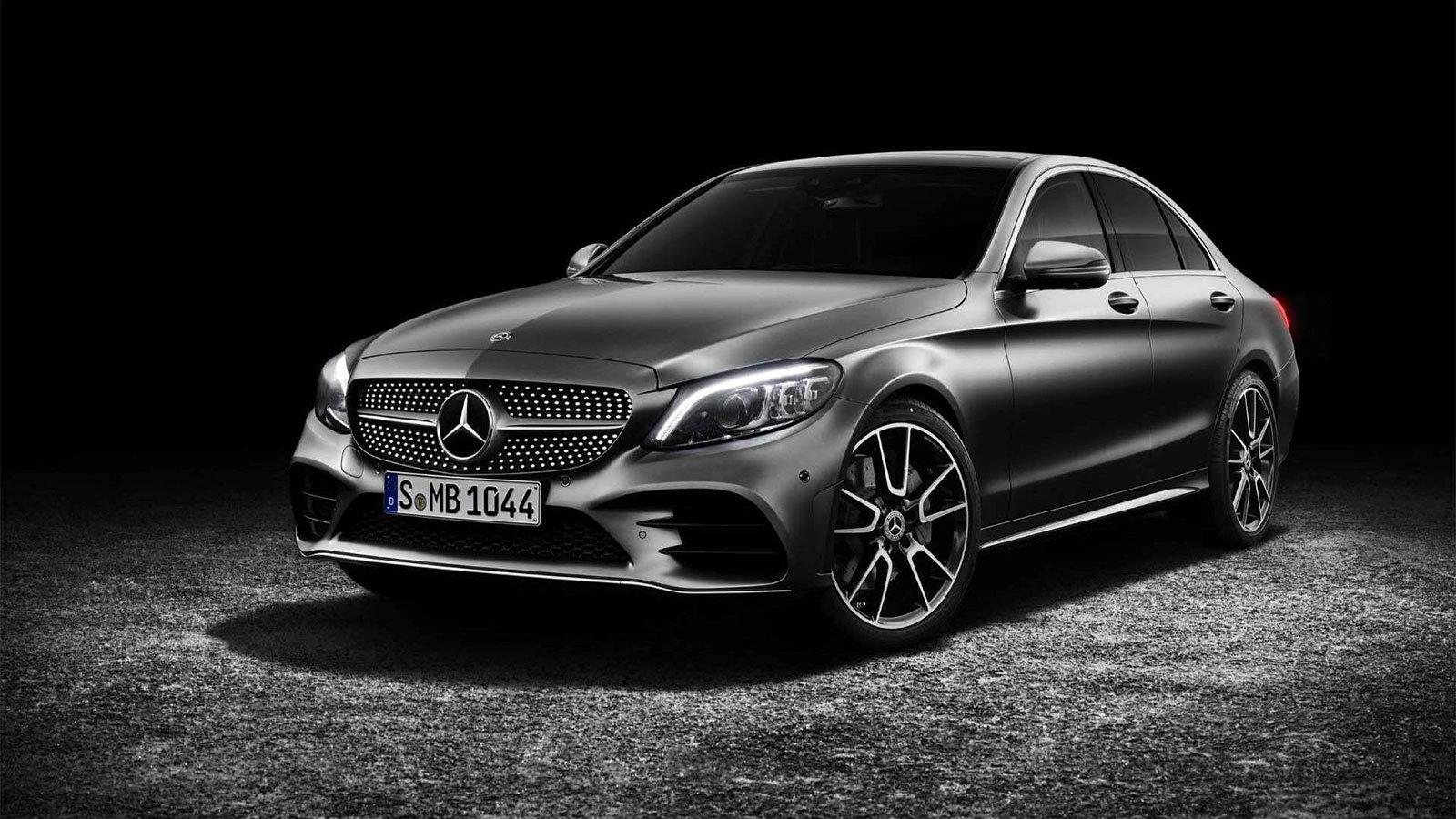 Την ανανεωμένη C-Class, παρουσίασε και επίσημα η Mercedes.