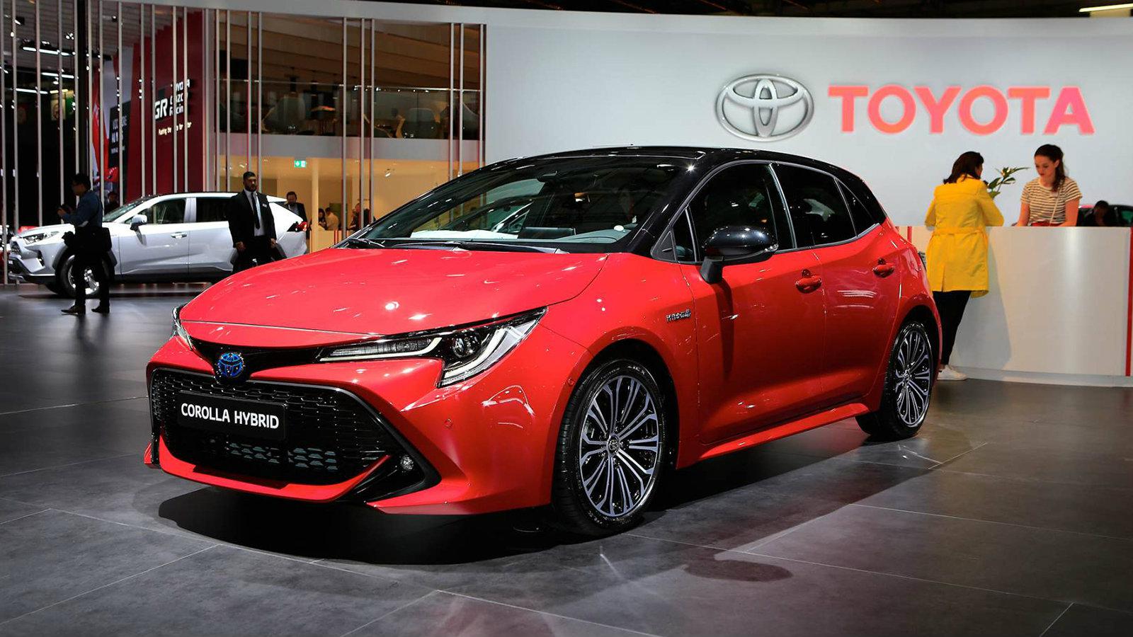 Tο νέο μοντέλο είναι μεγαλύτερο από τον προκάτοχό του, έχοντας αυξήσει το συνολικό του μήκος κατά 40 χιλιοστά.