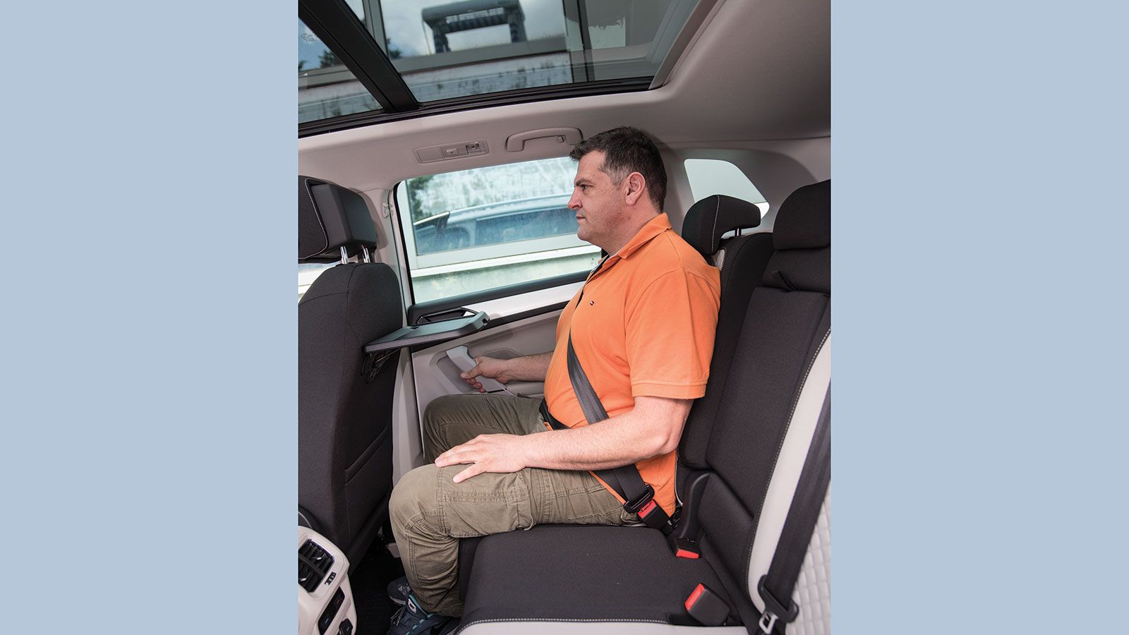 To VW Tiguan προσφέρει 
μεγαλύτερο χώρο για τα πόδια των 
επιβατών ακόμα και από μεγαλύτερης 
κατηγορίας μοντέλα.