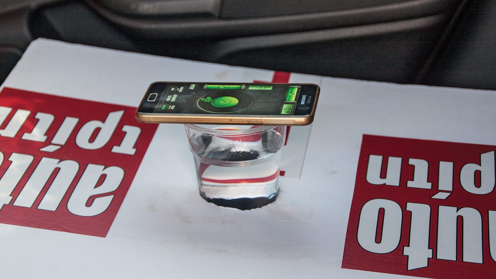 Η τεχνολογία μας βοήθησε ώστε να εξασφαλίσουμε πως η στάθμη του «καφέ» θα είναι ολόισια.