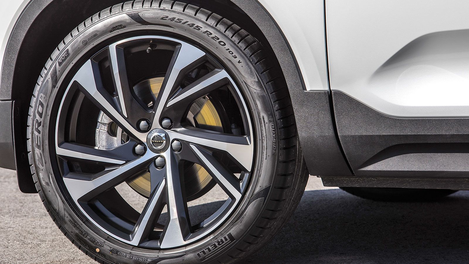 Mεγάλες (προαιρετικές) 20 ιντσών ζάντες αλουμινίου.