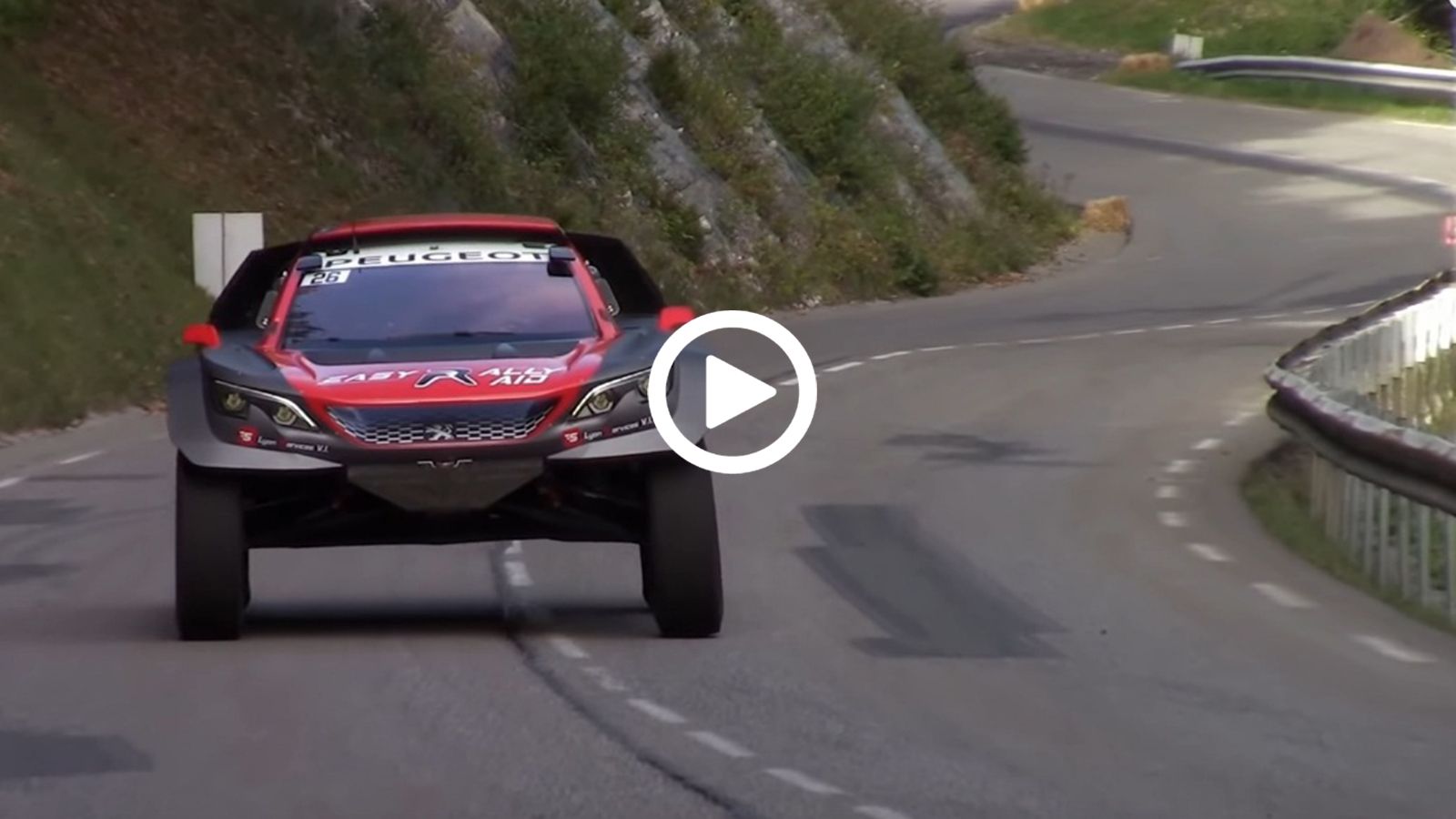 Peugeot 3008 DKR Maxi στην άσφαλτο 