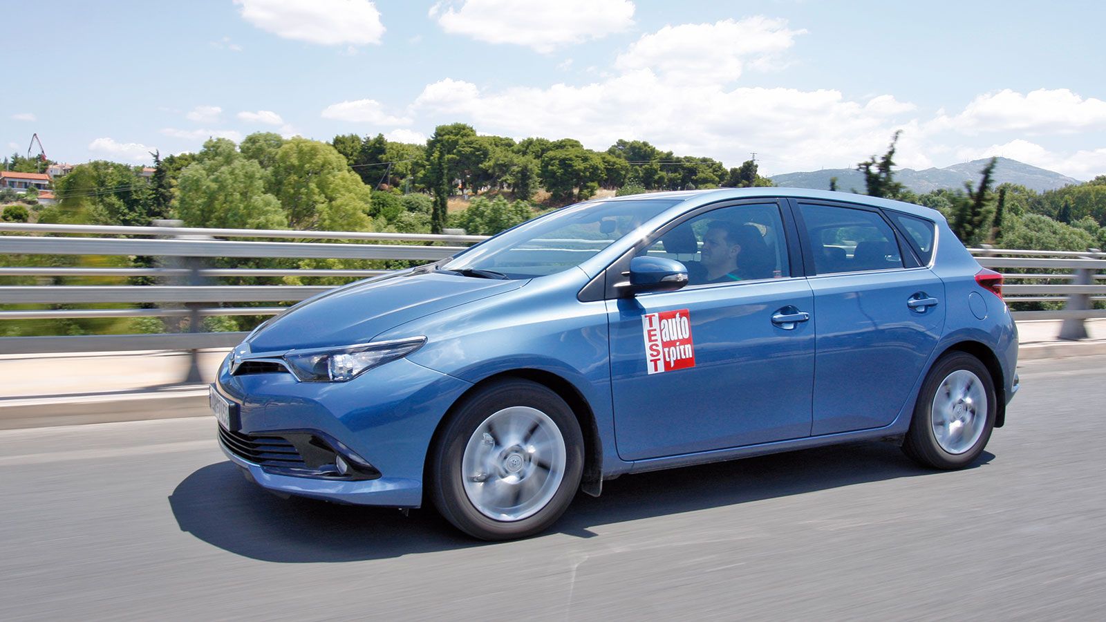 Η 6ετής εγγύηση του Toyota Auris σε συνδυασμό με την θελκτική τιμή των 15.400 ευρώ για τη βασική του έκδοση, συνθέτουν ένα πολύ ενδιαφέρον αγοραστικό 