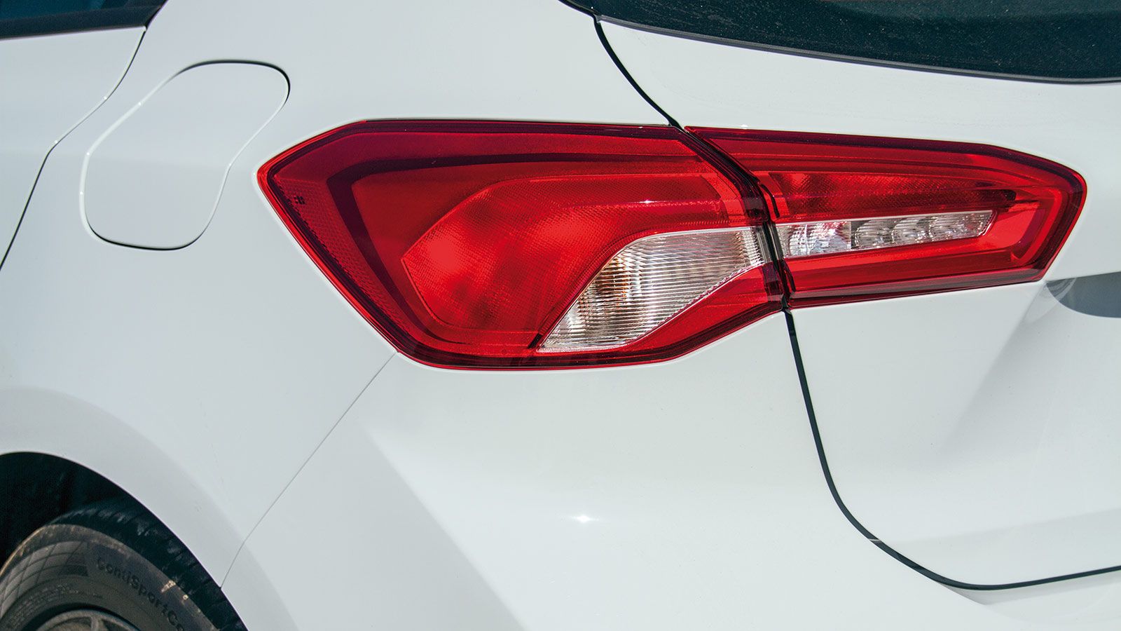 Zoom στις λεπτομέρειες της ST-Line έκδοσης του νέου Ford Focus.
