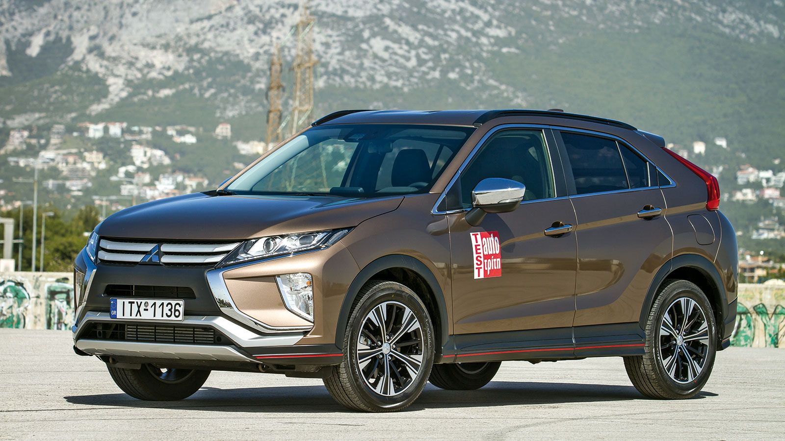 Ο χώρος αποσκευών του Eclipse Cross περιορίζεται από την διαμόρφωση του επιπλέον χώρου κάτω από το δάπεδό του.