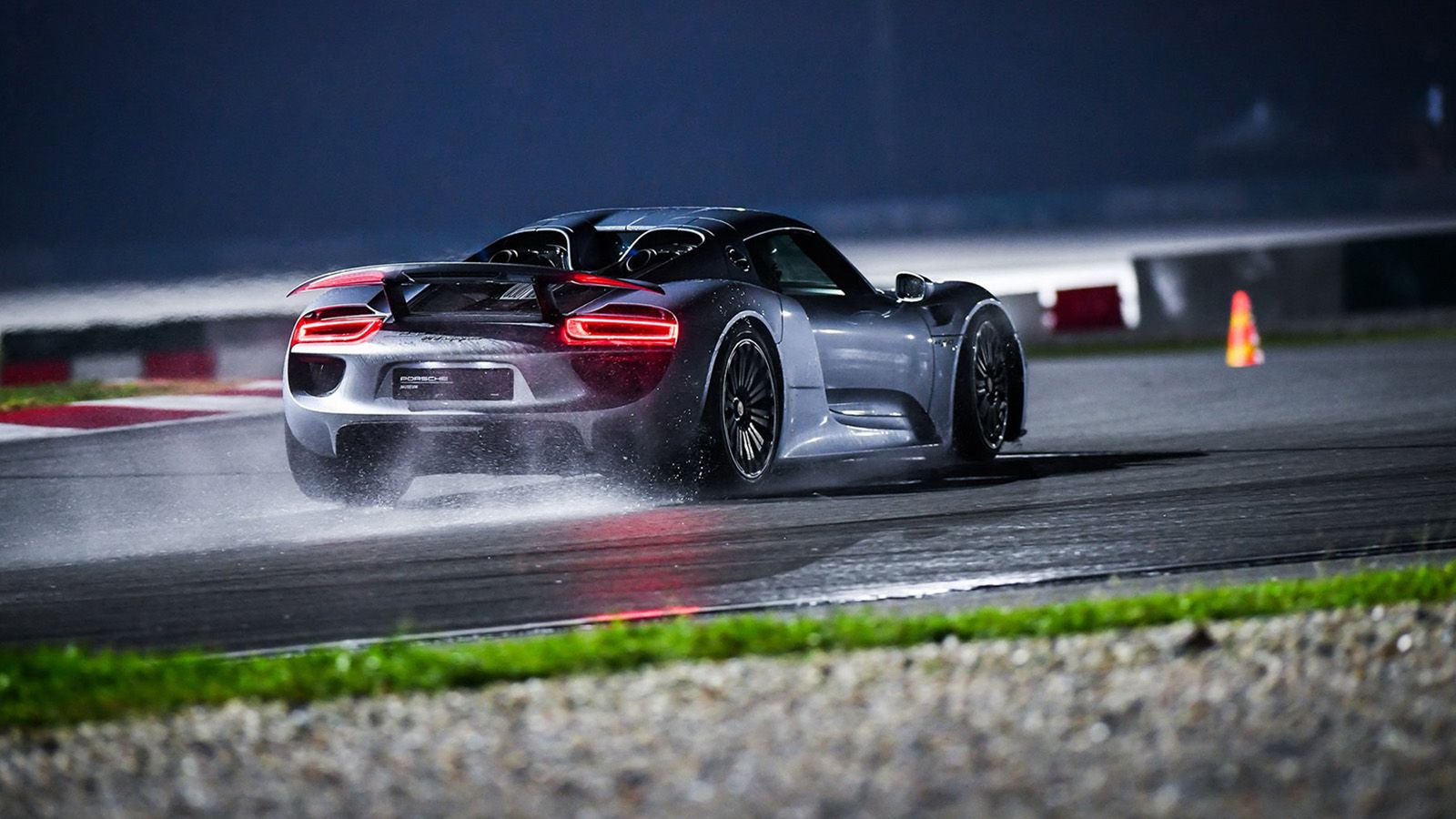 Η Porsche 918 Spyder.