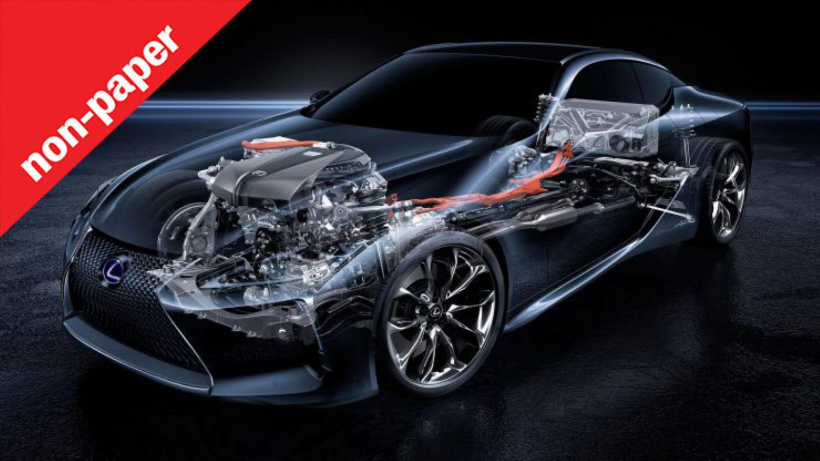 Στον πίσω άξονα, ανάμεσα στους πίσω τροχούς υπάρχει ένας ακόμη ηλεκτροκινητήρας που κινεί τους πίσω.