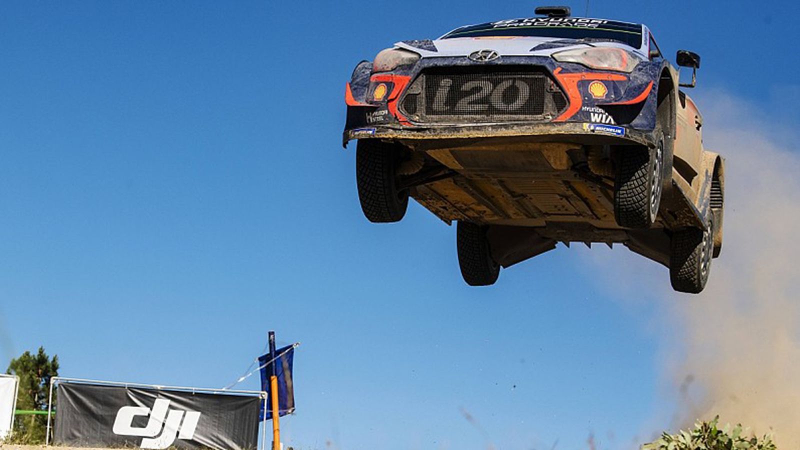 Παλικαρίσια ανατροπή ο Neuville!