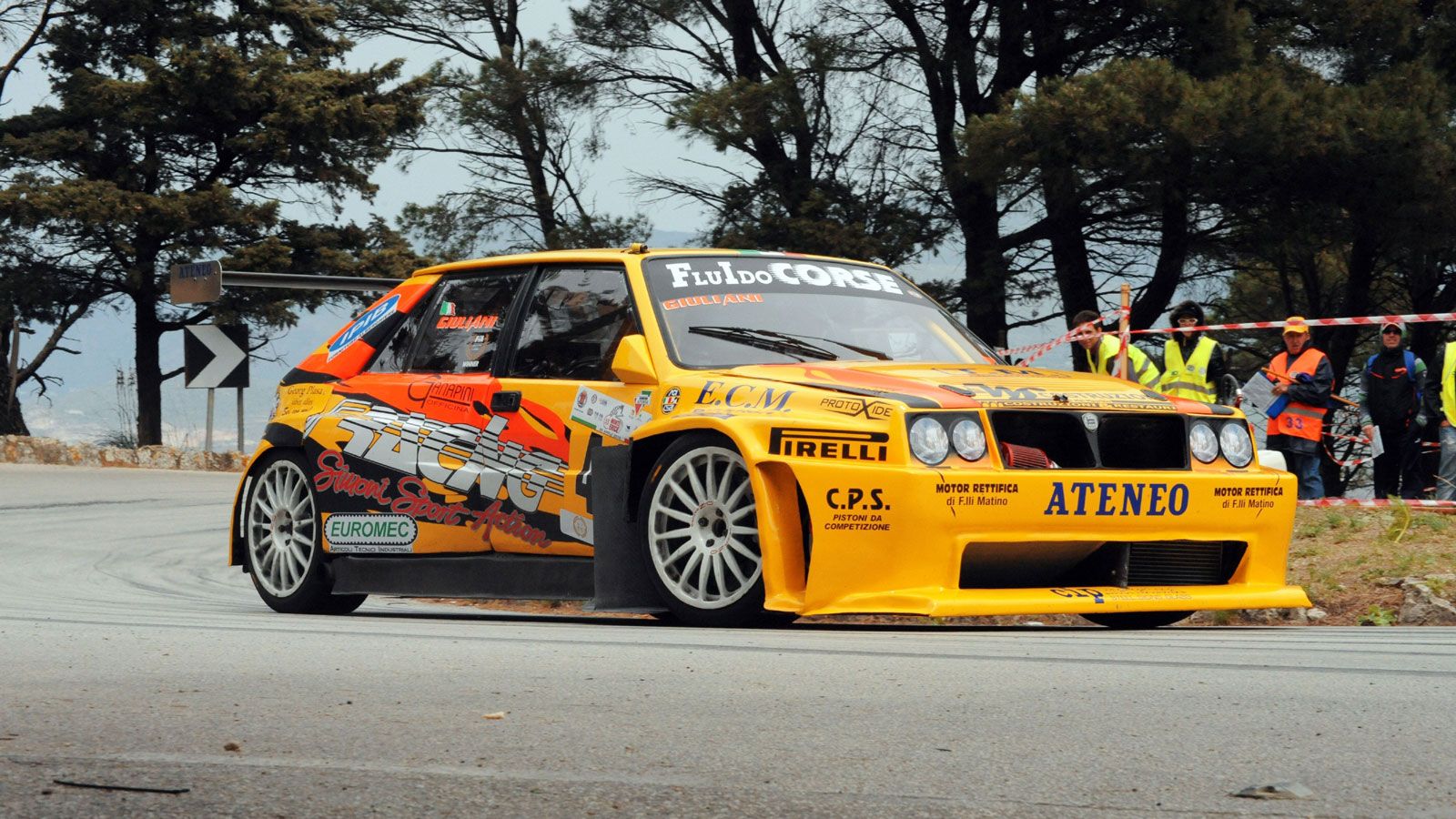Η κατακίτρινη Lancia Delta Evoluzione του Fulvio Giuliani με το παρατσούκλι «La Carolina» θα τρέξει στην επερχόμενη Ανάβαση Διονύσου.