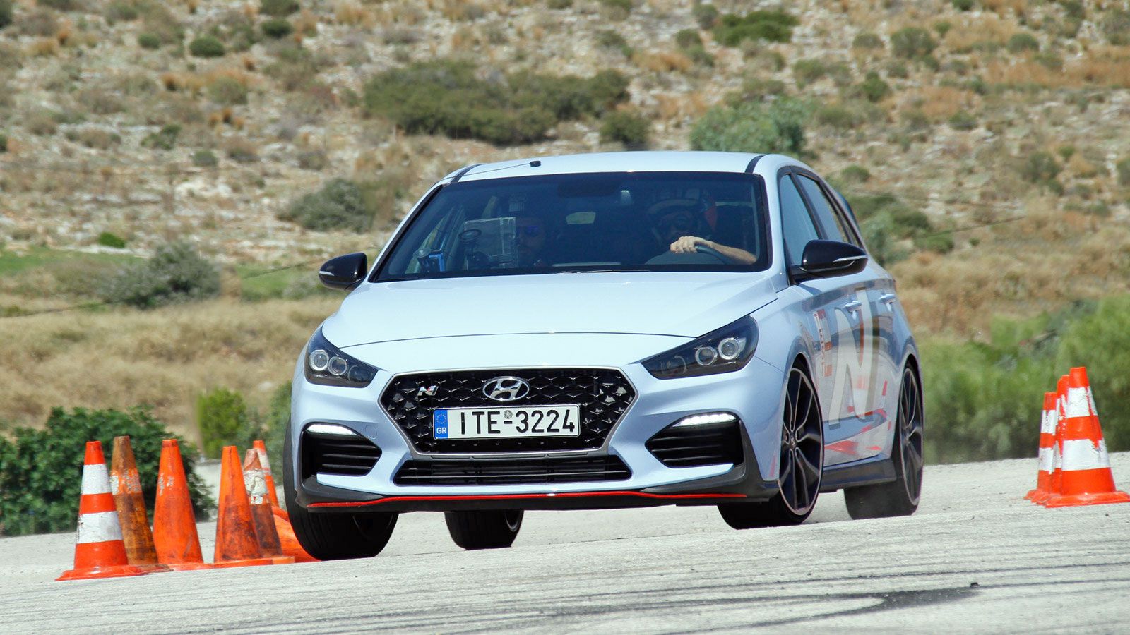 Elk Test στα GTi: Ποιό έσπασε το ρεκόρ των 80 χλμ./ώρα;