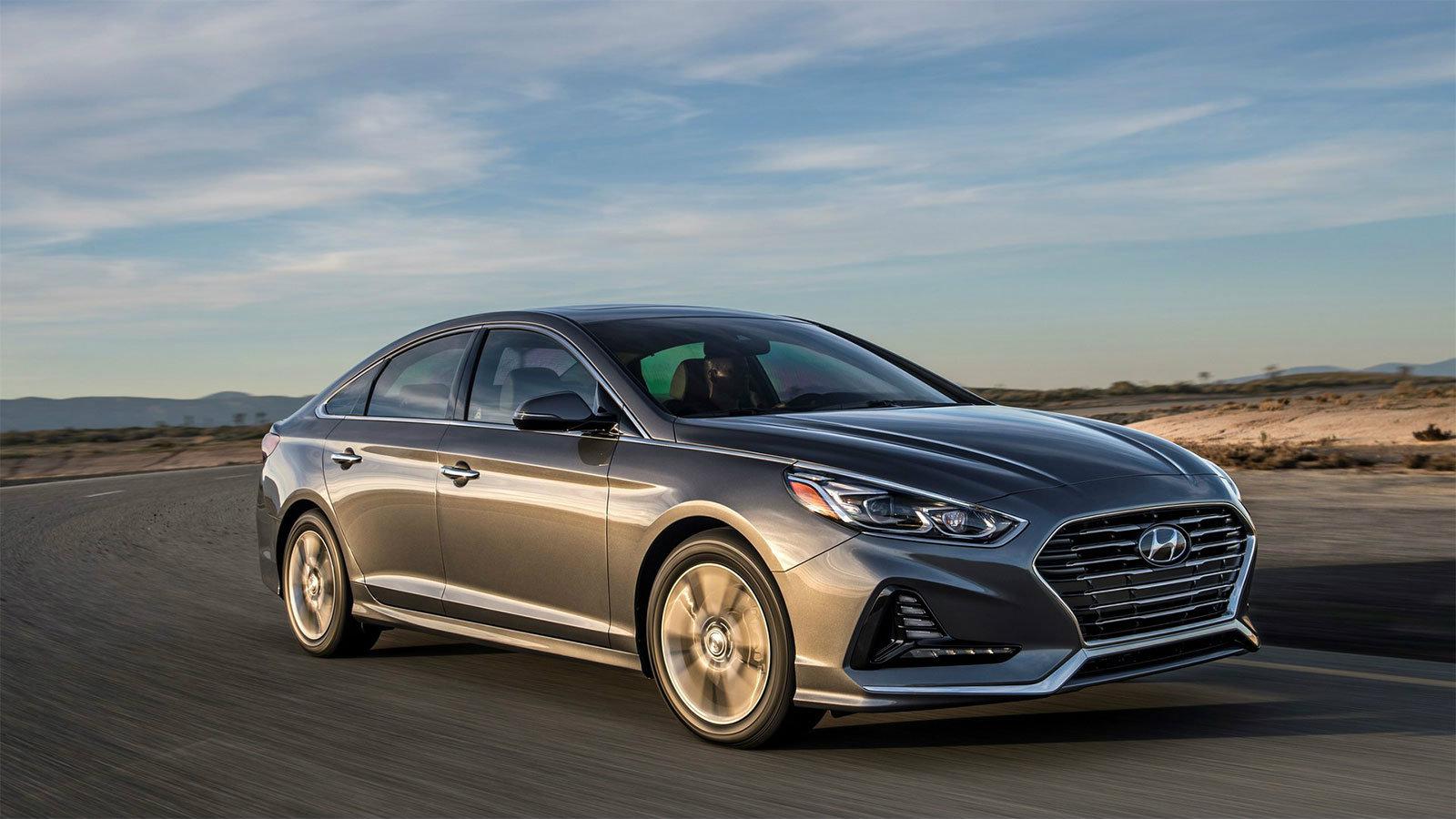 Στην εικόνα βλέπετε το ανανεωμένο Hyundai Sonata.