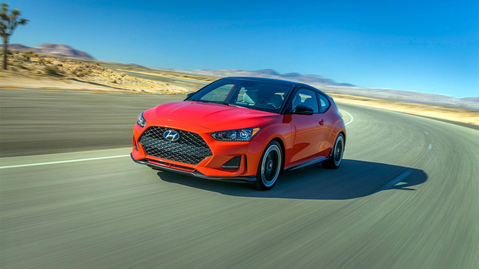 Στην αποκάλυψη της νέας γενιάς του Veloster προχώρησε στο Σαλόνι Αυτοκινήτου του Ντιτρόιτ, η Hyundai.