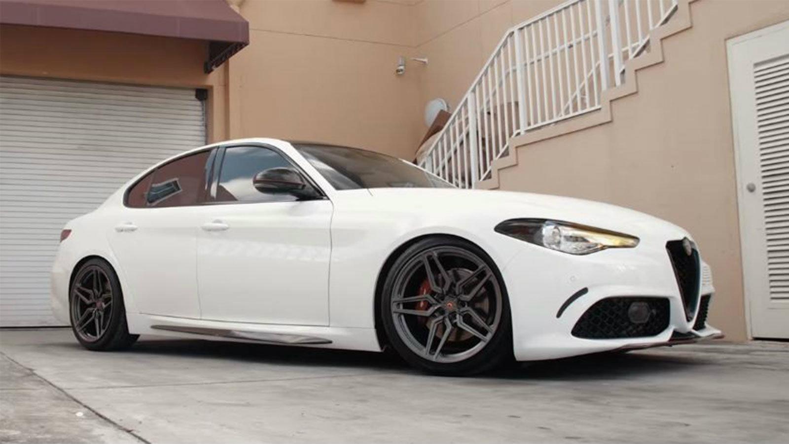 Εμφάνιση άλλαξε μια Alfa Romeo Giulia, η οποία έγινε ακόμα πιο όμορφη χρησιμοποιώντας τα προϊόντα της Vossen.