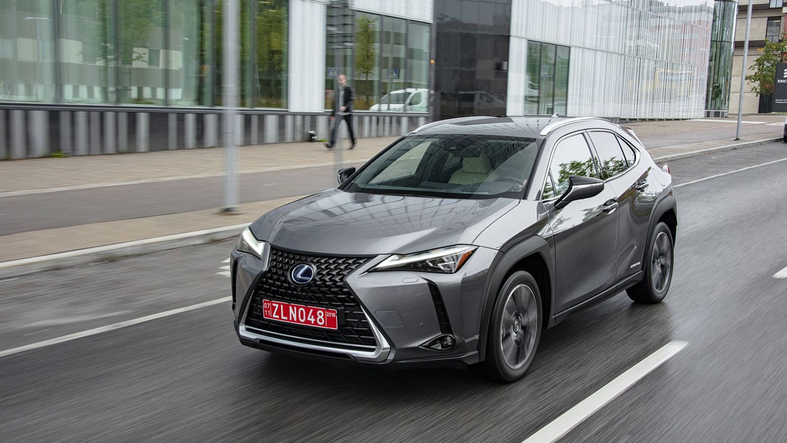 Το Lexus UX 250h.