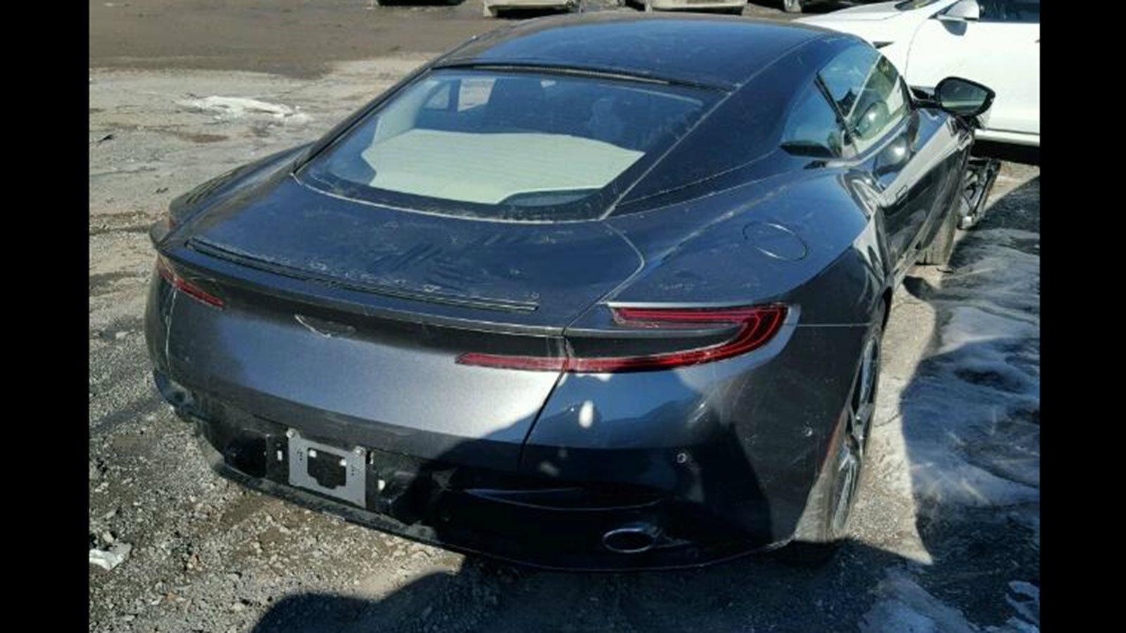 Μια Aston Martin DB11 δημοπρατείται με τιμή εκκίνησης από σχεδόν 45.000 ευρώ.
