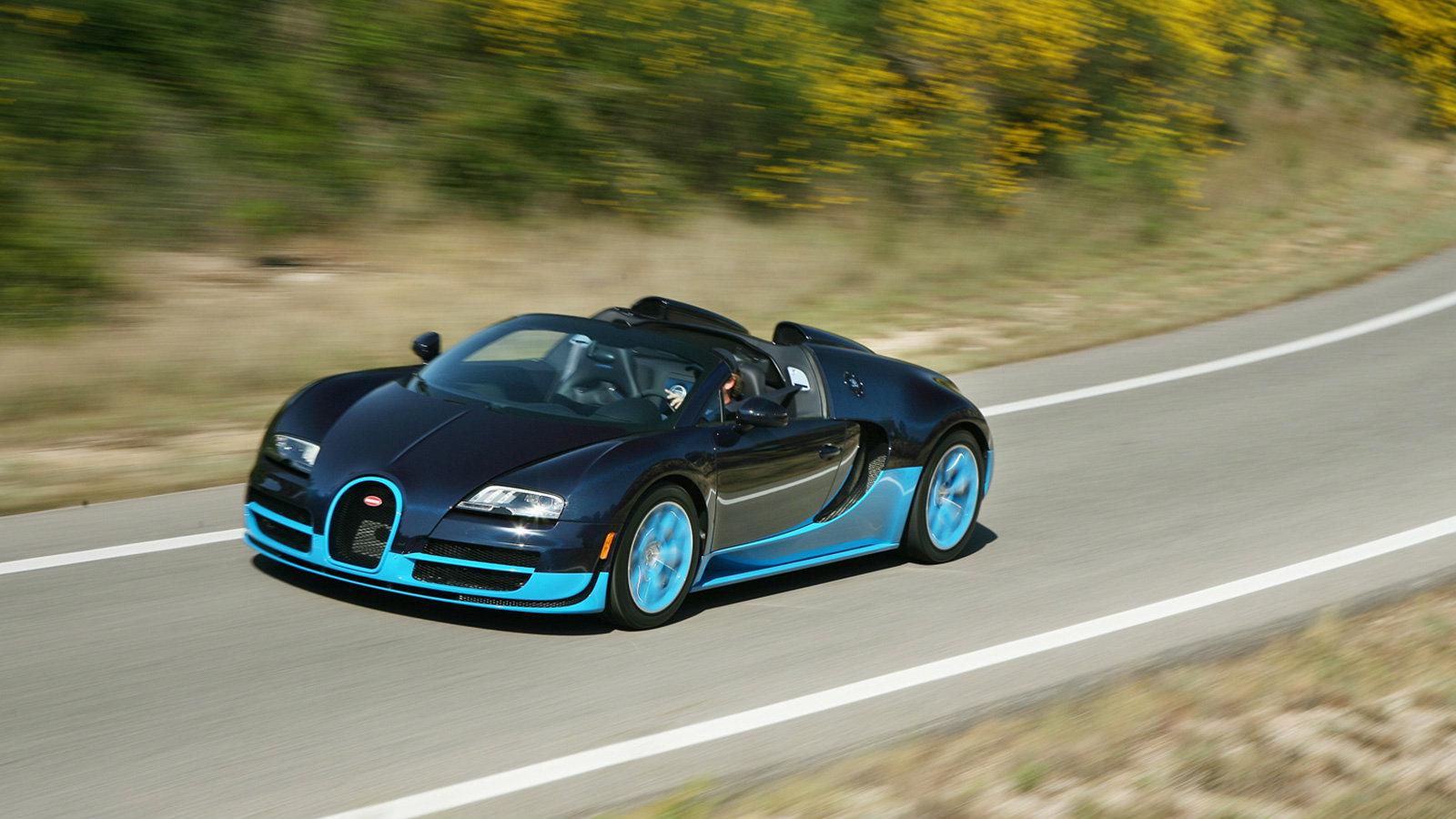Η Bugatti Veyron είναι ένα από τα πιο ακριβά αυτοκίνητα στον κόσμο κοστίζοντας περίπου 2 εκατομμύρια ευρώ