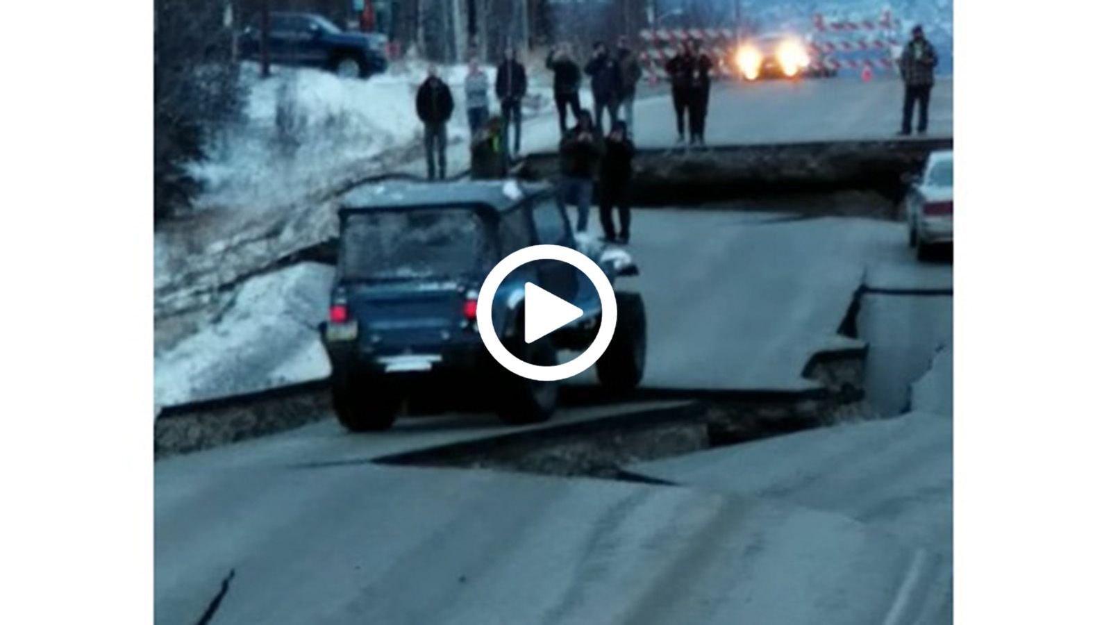 Off-road τεστ σε κατεστραμμένο δρόμο