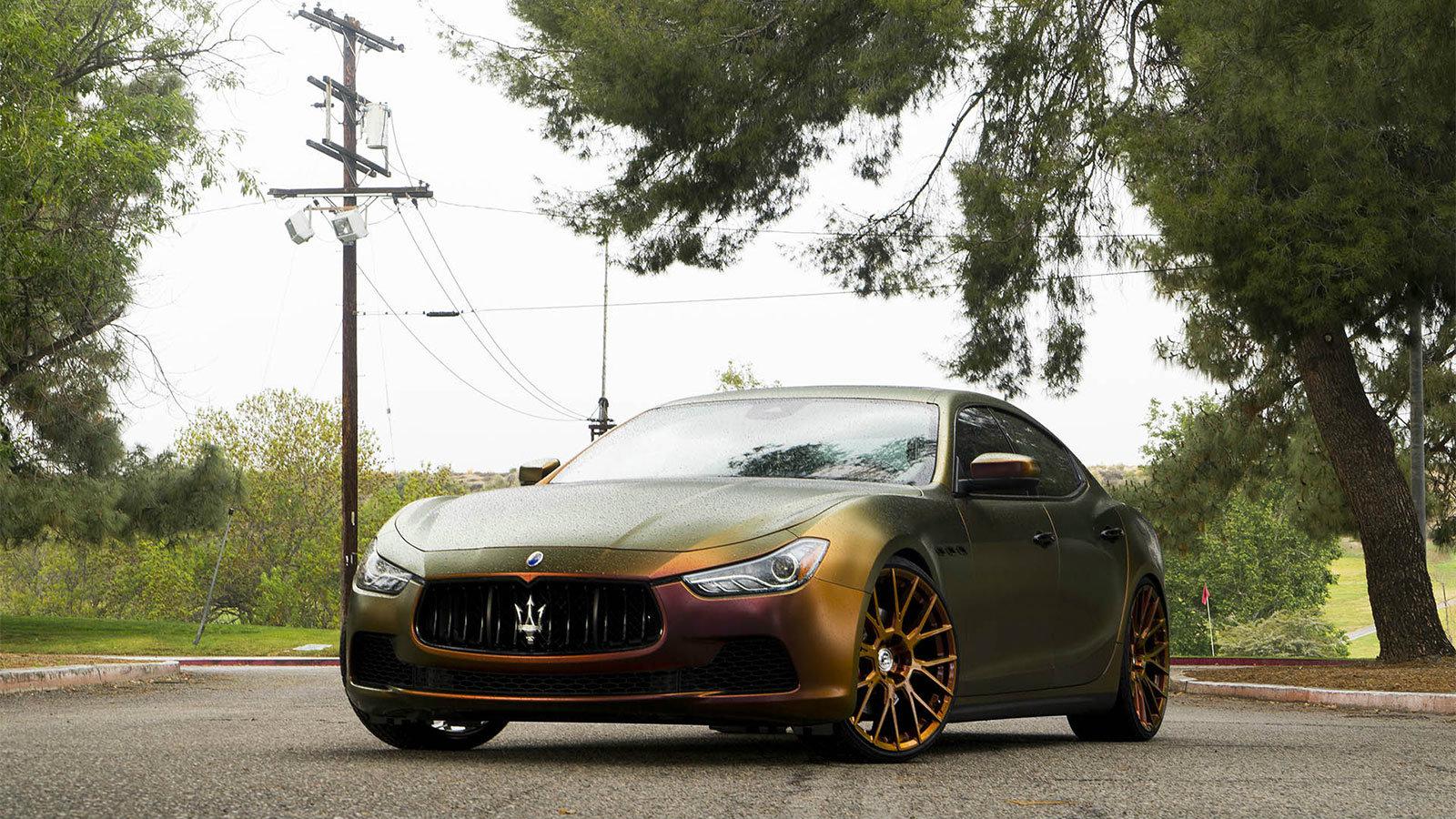 H Maserati Ghibli «ντύθηκε» χαμαιλέοντας και σίγουρα ξεχωρίζει από όλες τις υπόλοιπες που κυκλοφορούν στο δρόμο μαζί της.