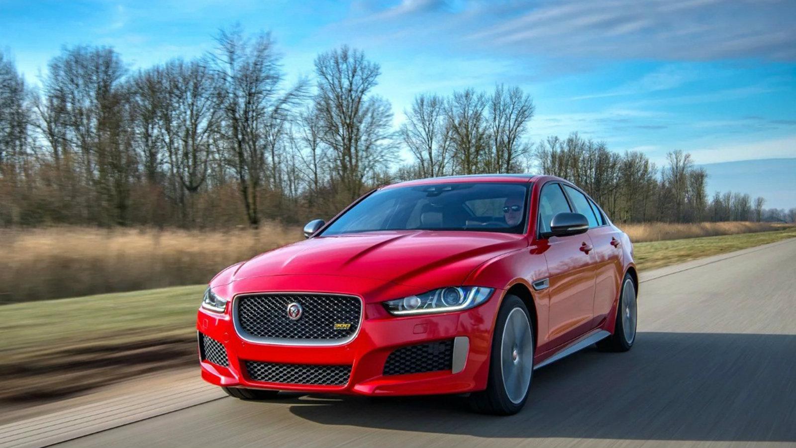 H Jaguar XE 500 Sport θα προσφέρεται στο Ηνωμένο Βασίλειο από 45.160 λίρες ή 51.688 ευρώ.