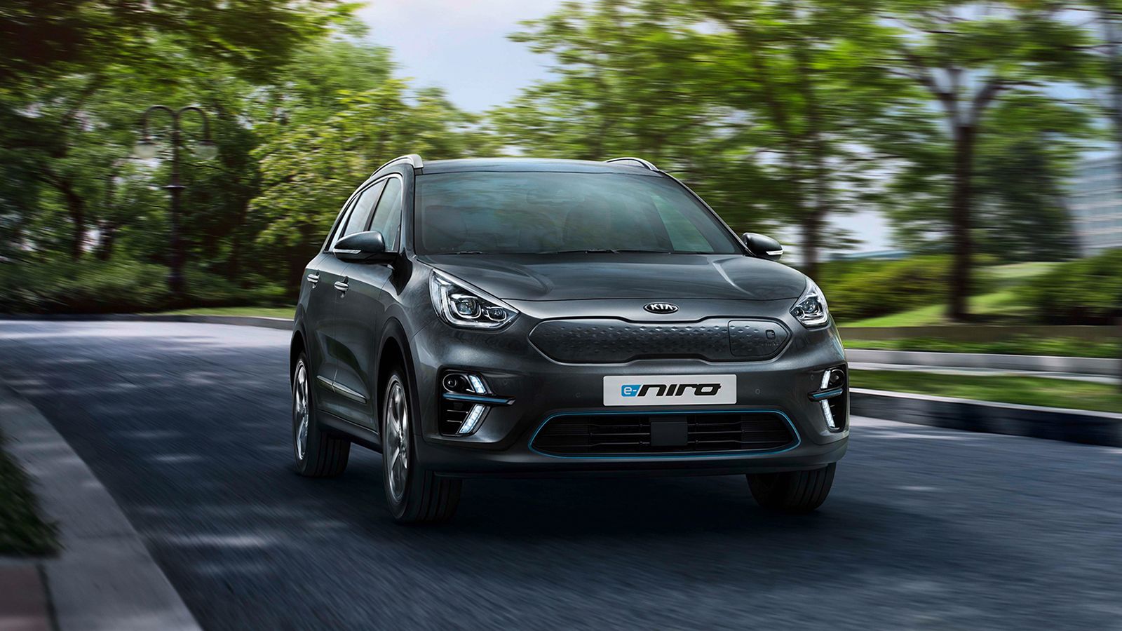 To e-Niro θα καλύπτεται στάνταρ από την κορυφαία εργοστασιακή 7ετή (ή για 150.000 km) εγγύηση της Kia. Η εγγύηση καλύπτει επίσης τις μπαταρίες και τον