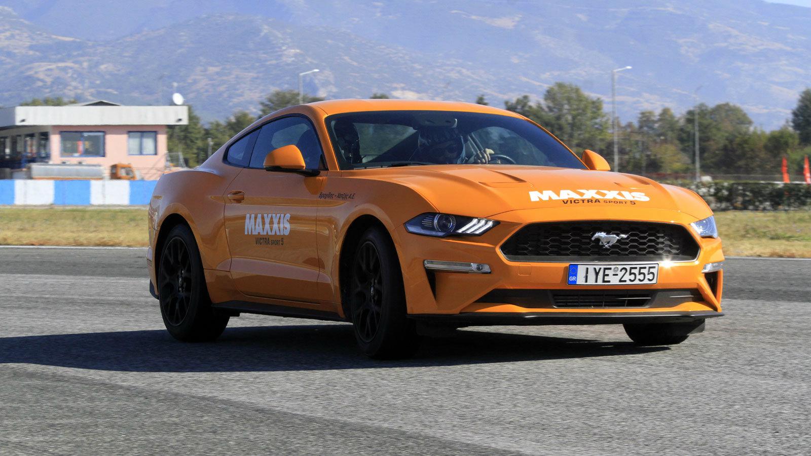 Ford Mustang, Fiesta ST και Focus ST Line φόρεσαν λάστιχα Maxxis VS5 και δεν άφησαν εκατοστό της πίστας απάτητο.
