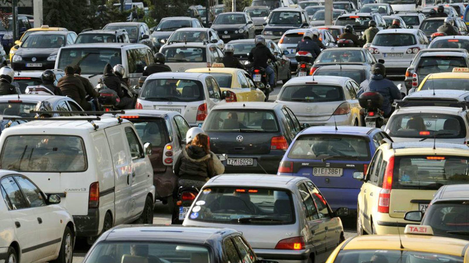 Ακριβότερα αναμένεται να πληρώσουν τα ασφαλιστήρια συμβόλαια των οχημάτων τους οι Έλληνες ιδιοκτήτες, με τις αυξήσεις να αγγίζουν ως και το 20%.