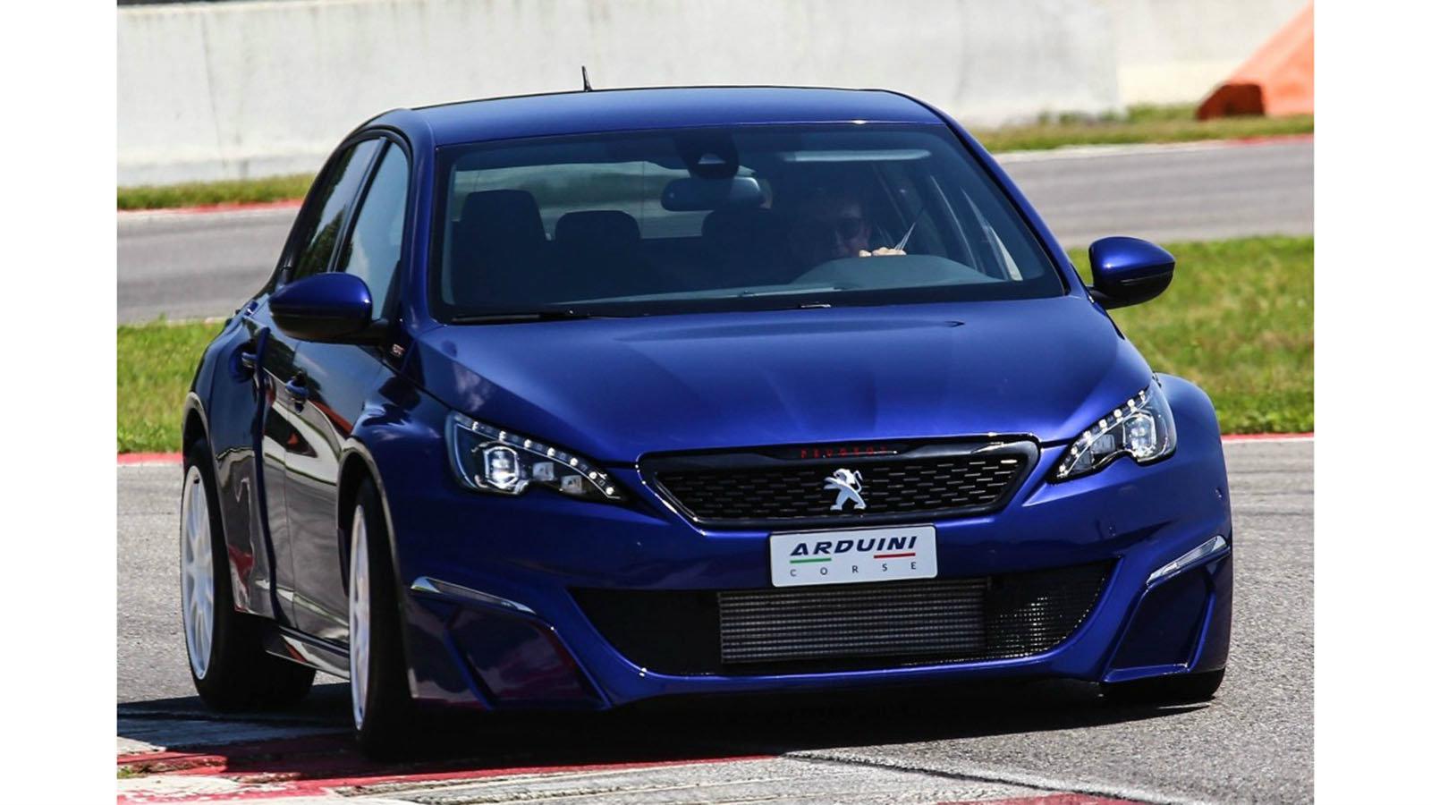  Εμφανισιακά, το widebody kit περιλαμβάνει νέους προφυλακτήρες εμπρός και πίσω.