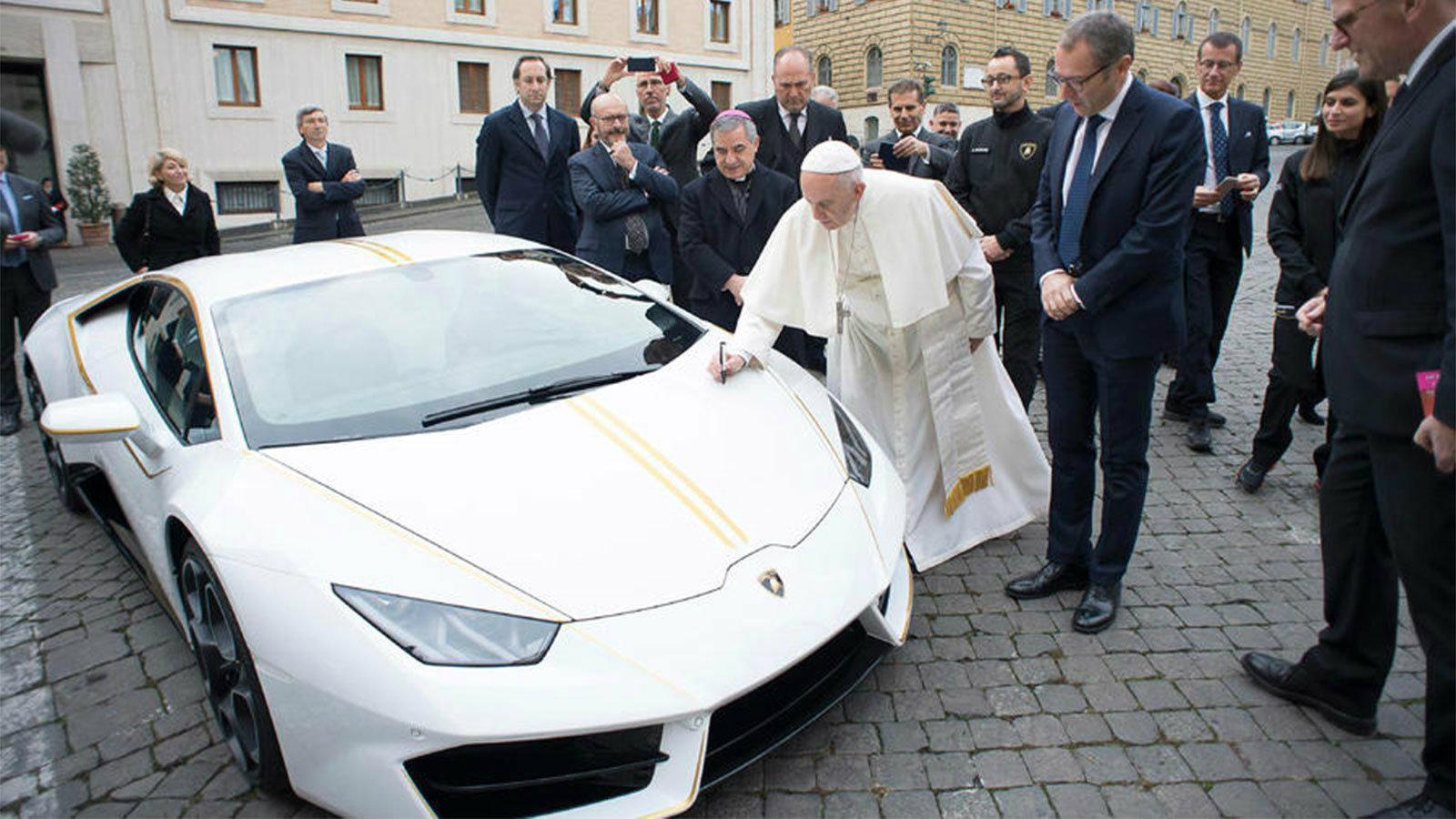 Μια μοναδική Lamborghini Huracan για τον Πάπα Φραγκίσκο, κατασκεύασε η ιταλική εταιρεία.