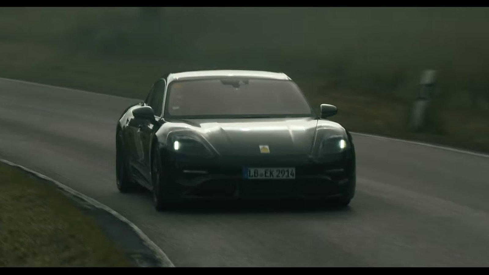 Ευχαριστημένη φαίνεται πως είναι η Porsche για το ενδιαφέρον που δείχνει το κοινό.