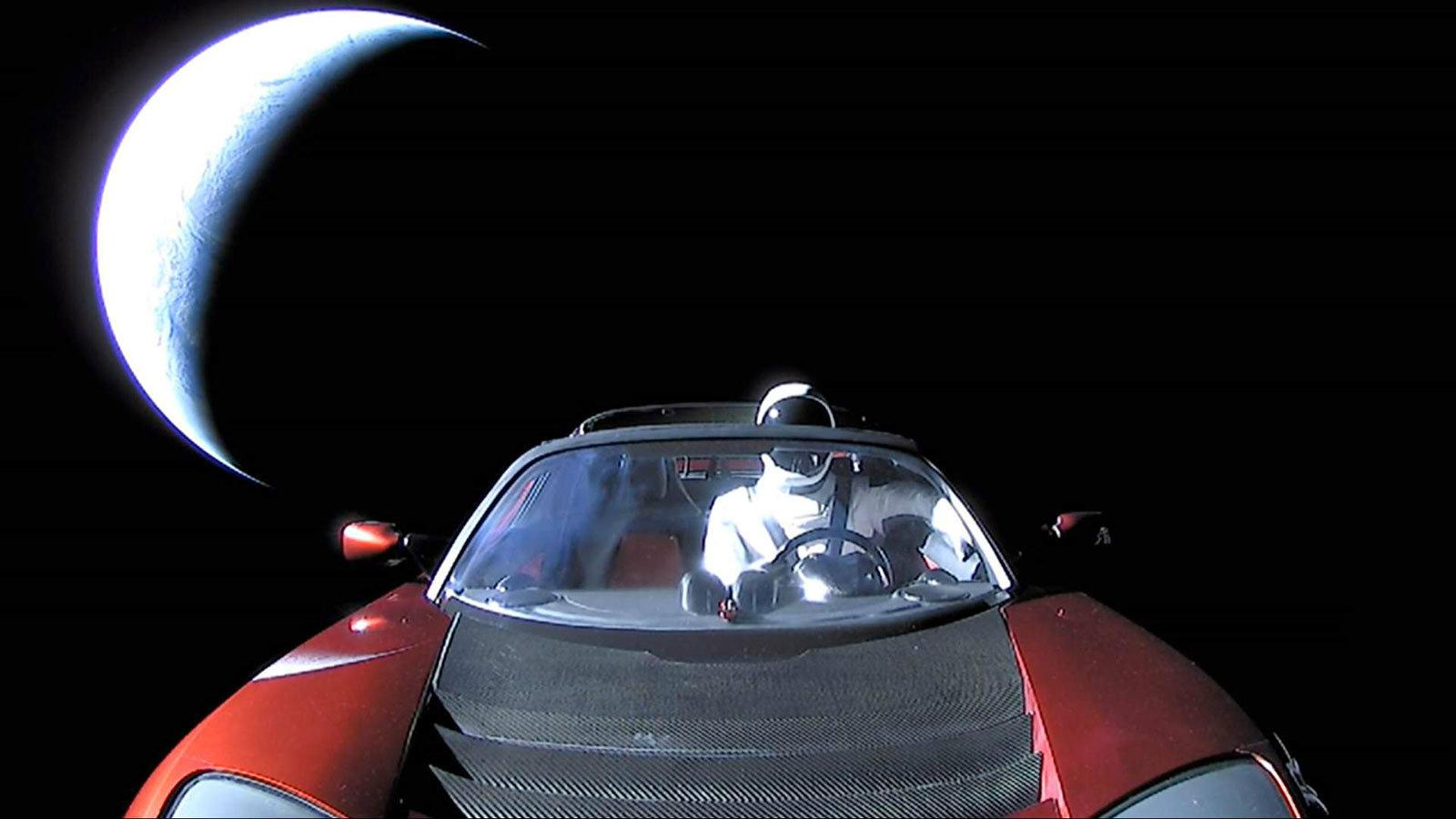 Το Tesla Roadster και ο Starman.
