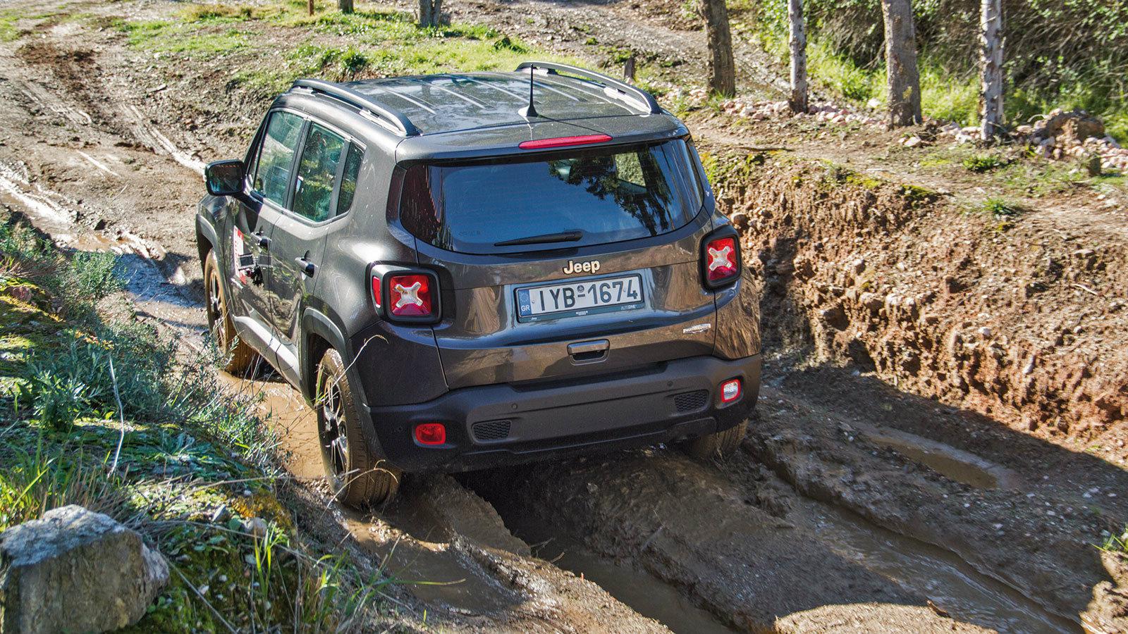 Στην περίπτωση των συστημάτων «AWD», όταν δεν είναι απαραίτητη η τετρακίνηση, το όχημα συμπεριφέρεται σαν εμπροσθοκίνητο, εξασφαλίζοντας μειωμένη κατα