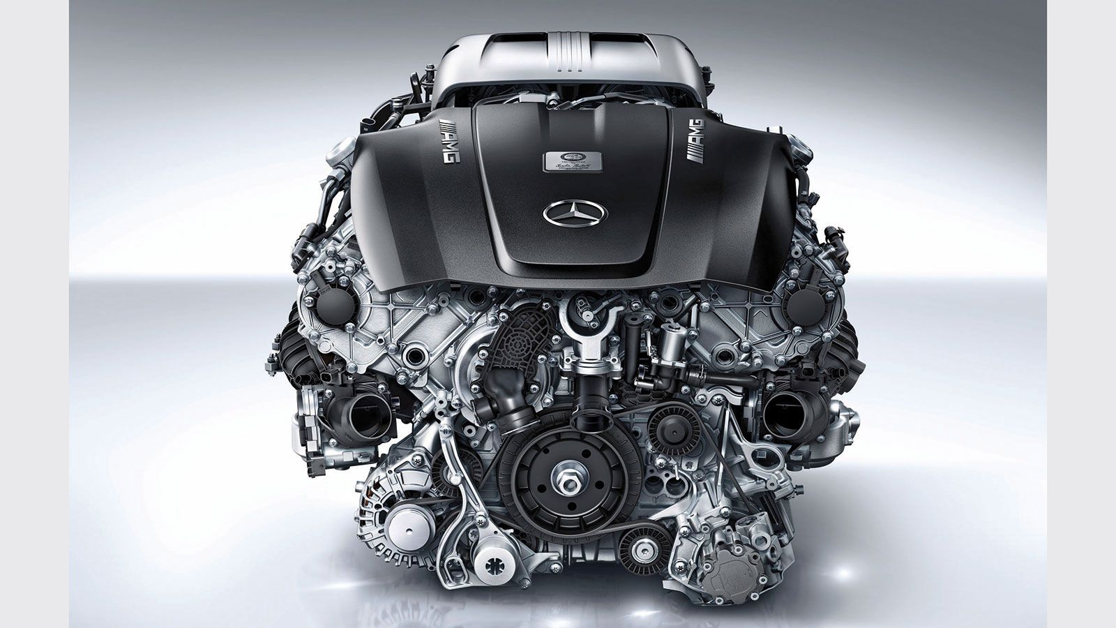 Ο V8 κινητήρας της Mercedes-AMG.