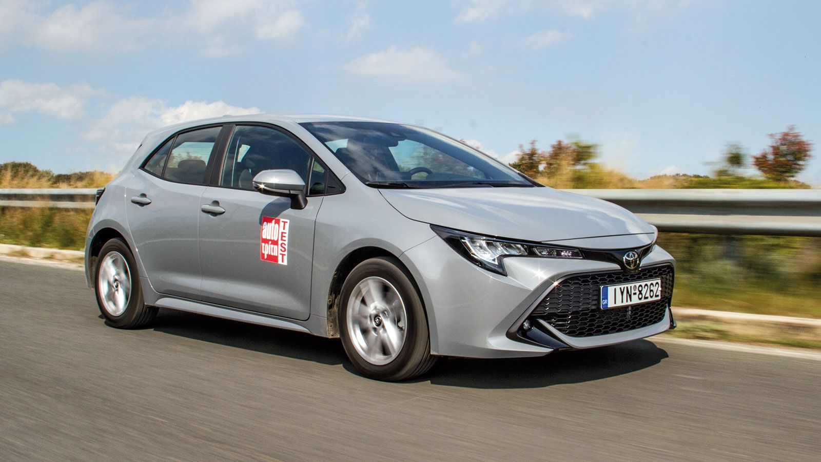 Το όνομα Corolla, ένα από τα θρυλικότερα ονόματα της αυτοκίνησης, επέστρεψε δριμύτερο.