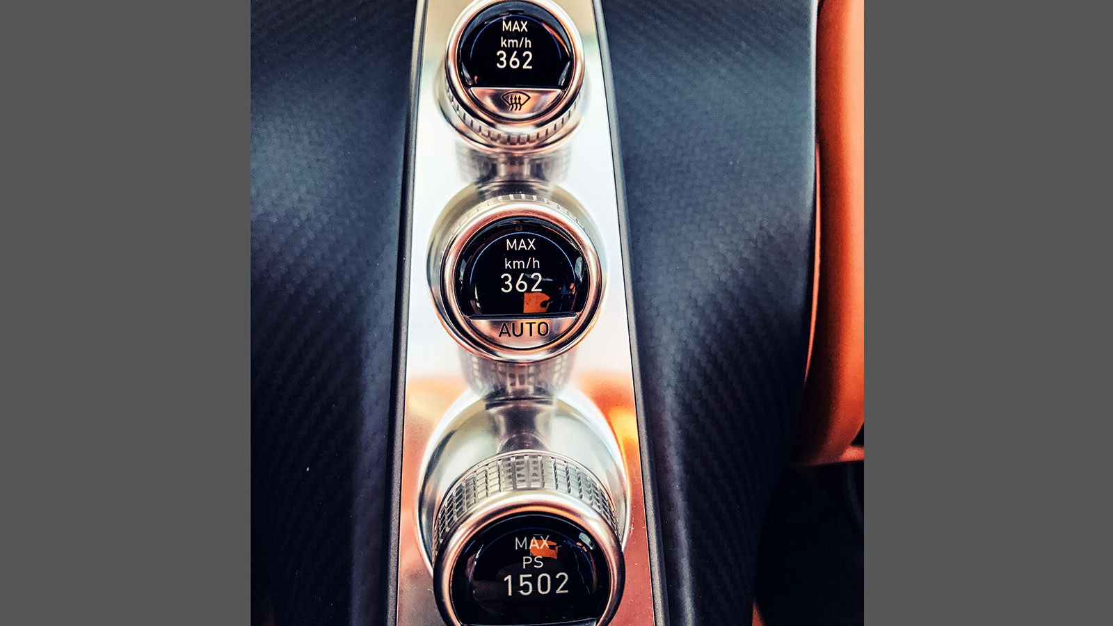 Τη νύχτα, αργά, στις τέσσερις και μισή, σε αυτοκινητόδρομο στη Γερμανία, με τρεις λωρίδες και χωρίς όριο, μπορεί να δεις εντυπωσιακές ταχύτητες. Ελπίζ