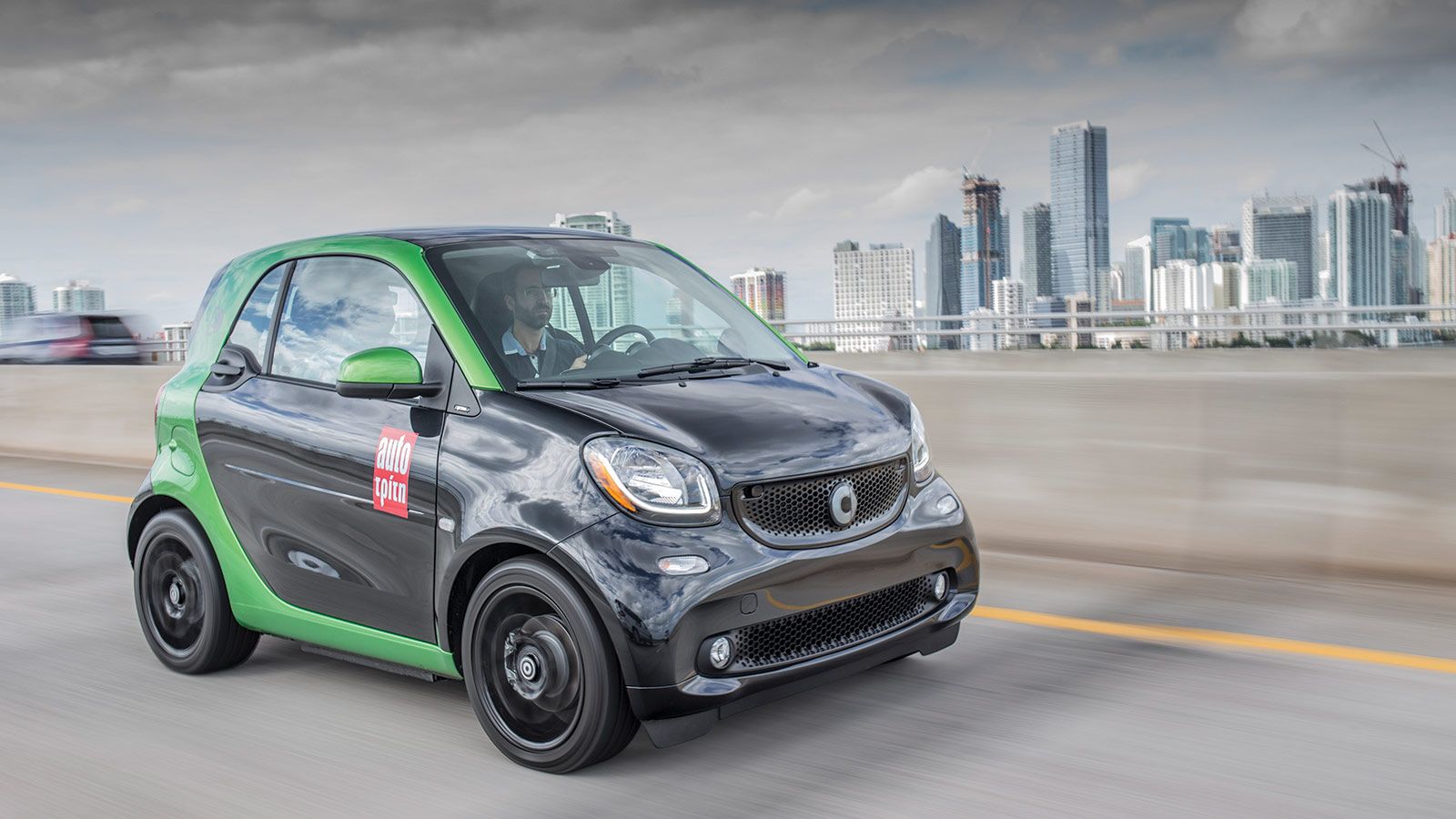 Η τέταρτη γενιάς του smart electric drive θα κυκλοφορήσει μέσα στους πρώτους μήνες του 2017.	