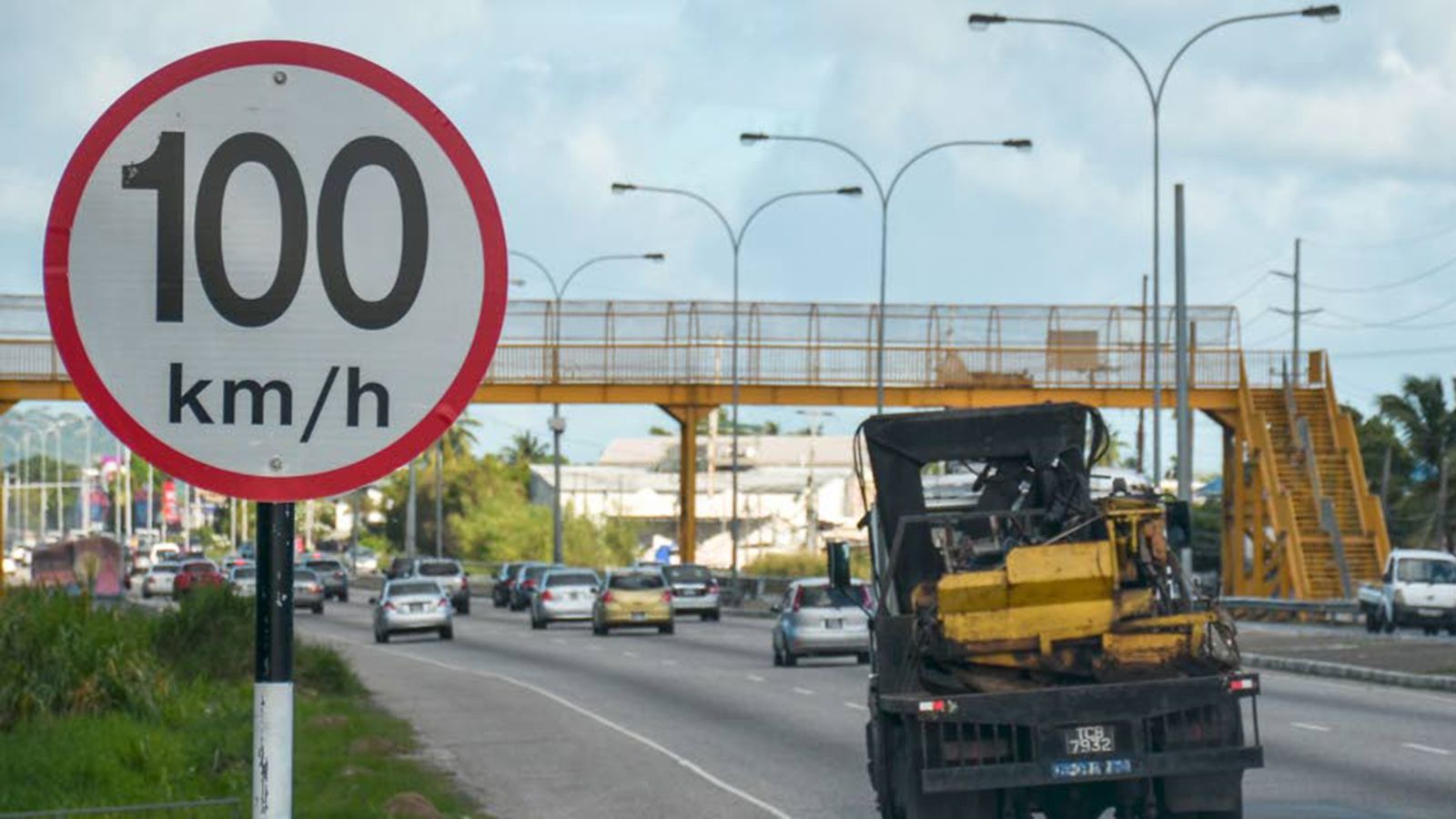Ανώτατο όριο τα 100 χλμ./ώρα στην Ολλανδία!
