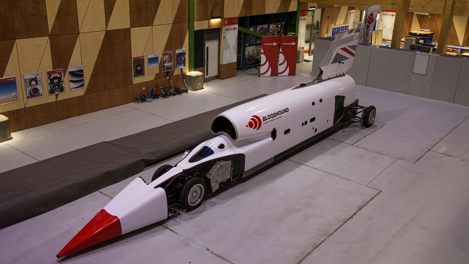 Τα 804 χλμ./ώ θέλει να φτάσει το Bloodhound LSR